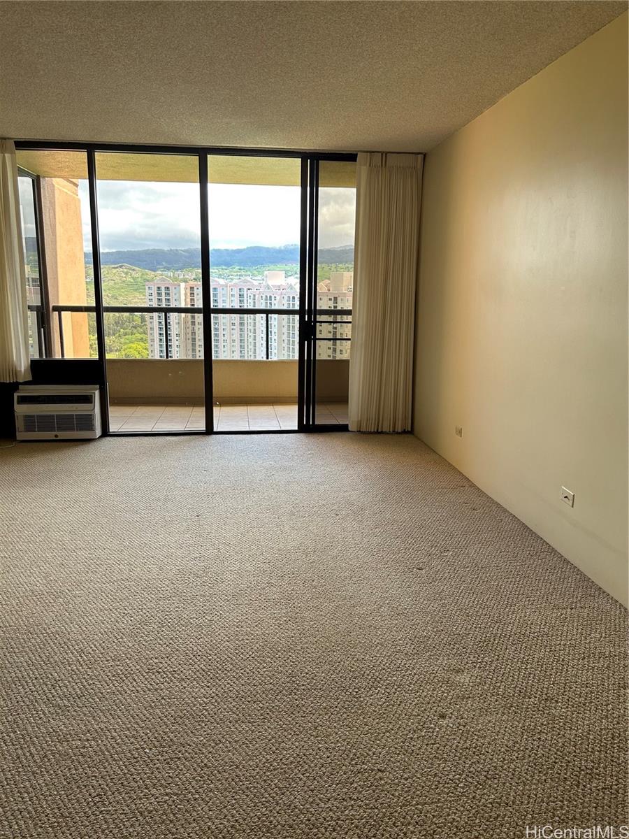 Plaza Landmark condo # 2109, Honolulu, Hawaii - photo 2 of 16