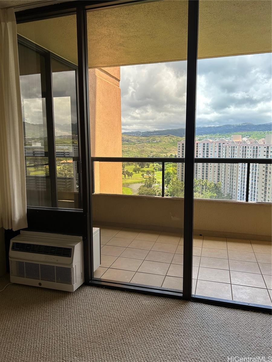 Plaza Landmark condo # 2109, Honolulu, Hawaii - photo 5 of 16