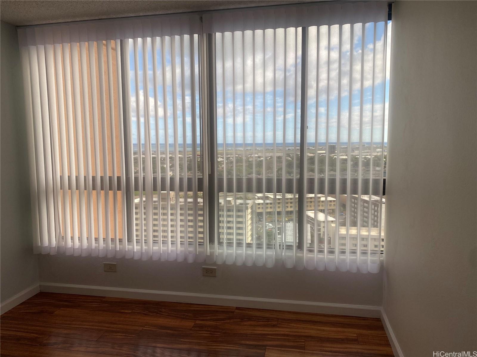 Plaza Landmark condo # 2302, Honolulu, Hawaii - photo 13 of 17