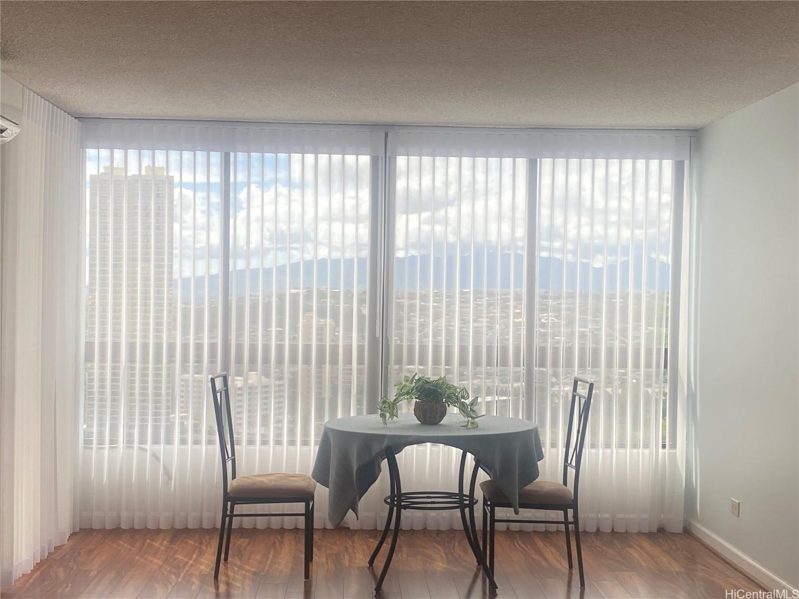 Plaza Landmark condo # 2302, Honolulu, Hawaii - photo 15 of 17