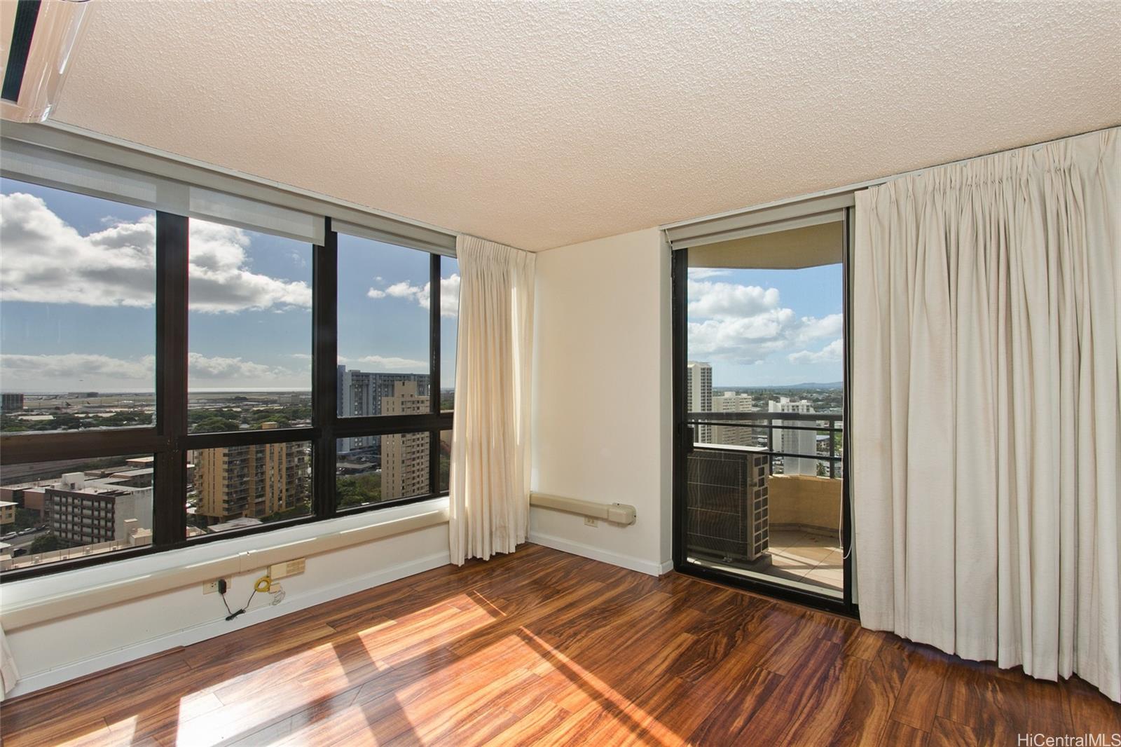 Plaza Landmark condo # 2302, Honolulu, Hawaii - photo 9 of 16