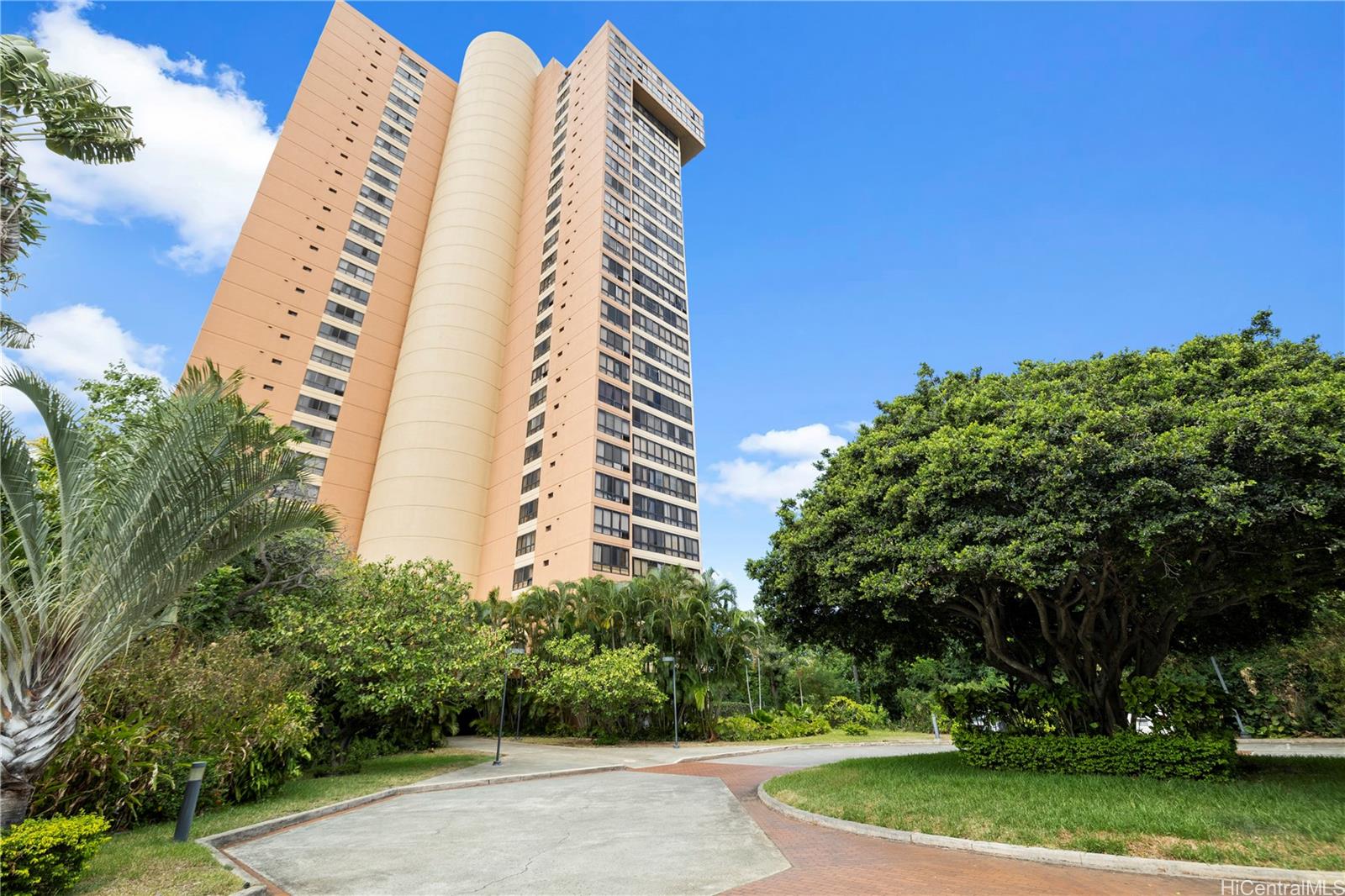 Plaza Landmark condo # 2404, Honolulu, Hawaii - photo 25 of 25