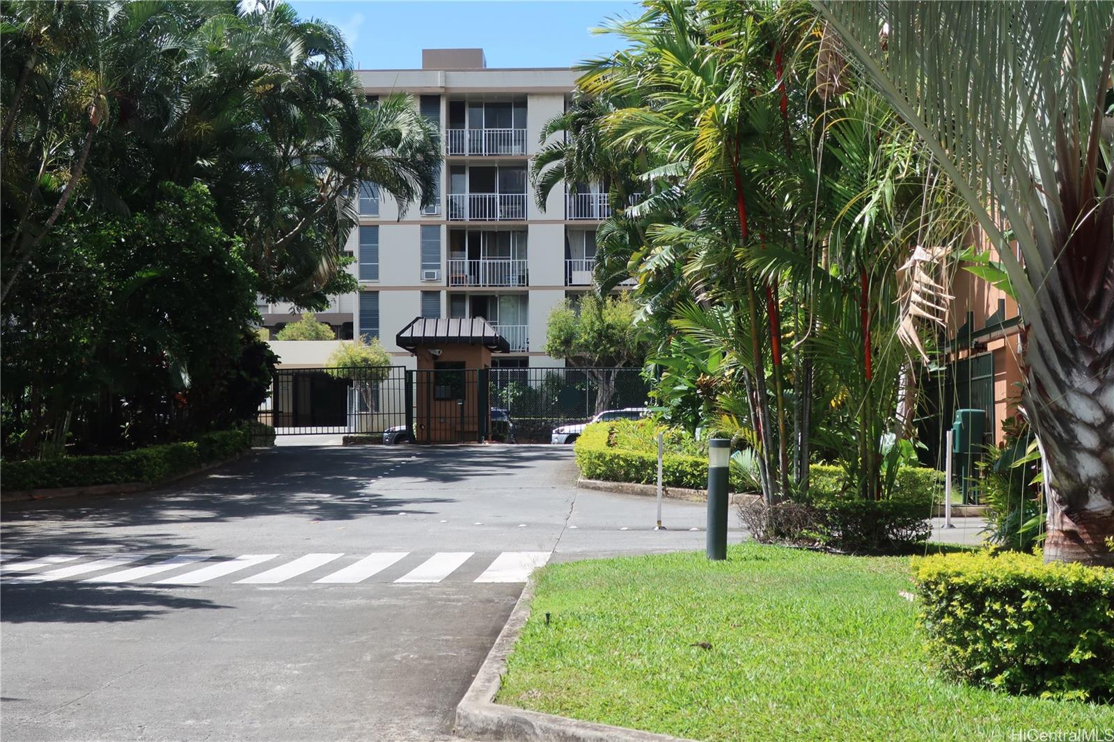 Plaza Landmark condo # 2408, Honolulu, Hawaii - photo 2 of 20