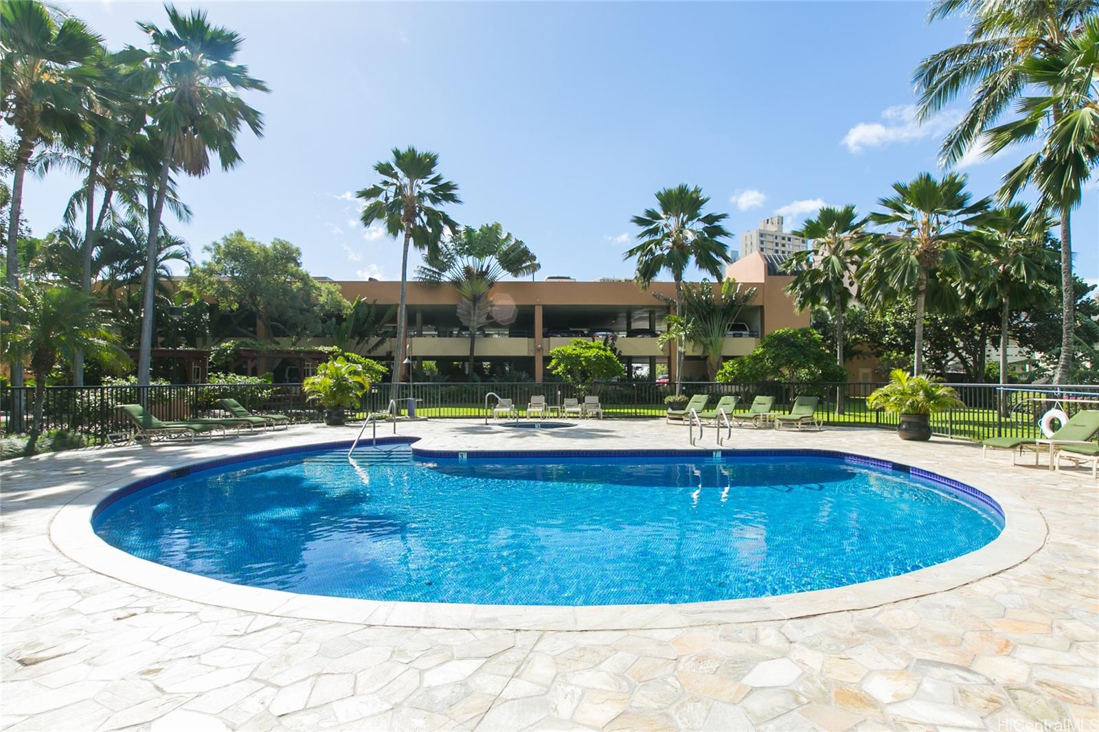 Plaza Landmark condo # 2502, Honolulu, Hawaii - photo 17 of 25