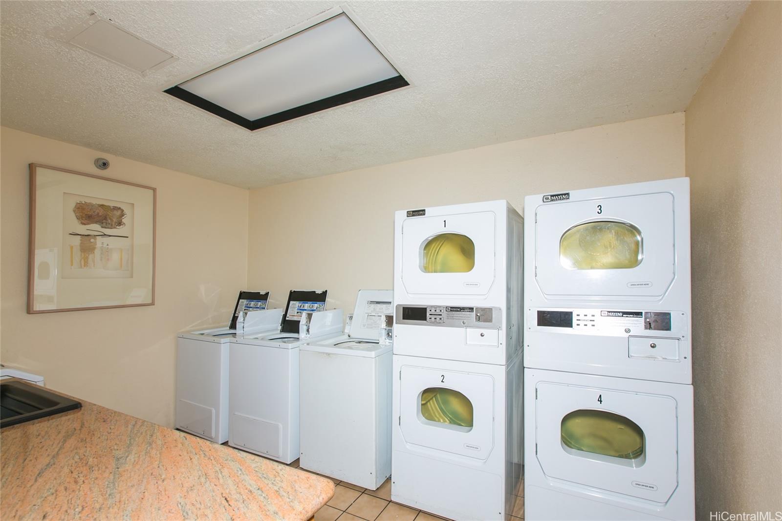 Plaza Landmark condo # 2502, Honolulu, Hawaii - photo 21 of 25