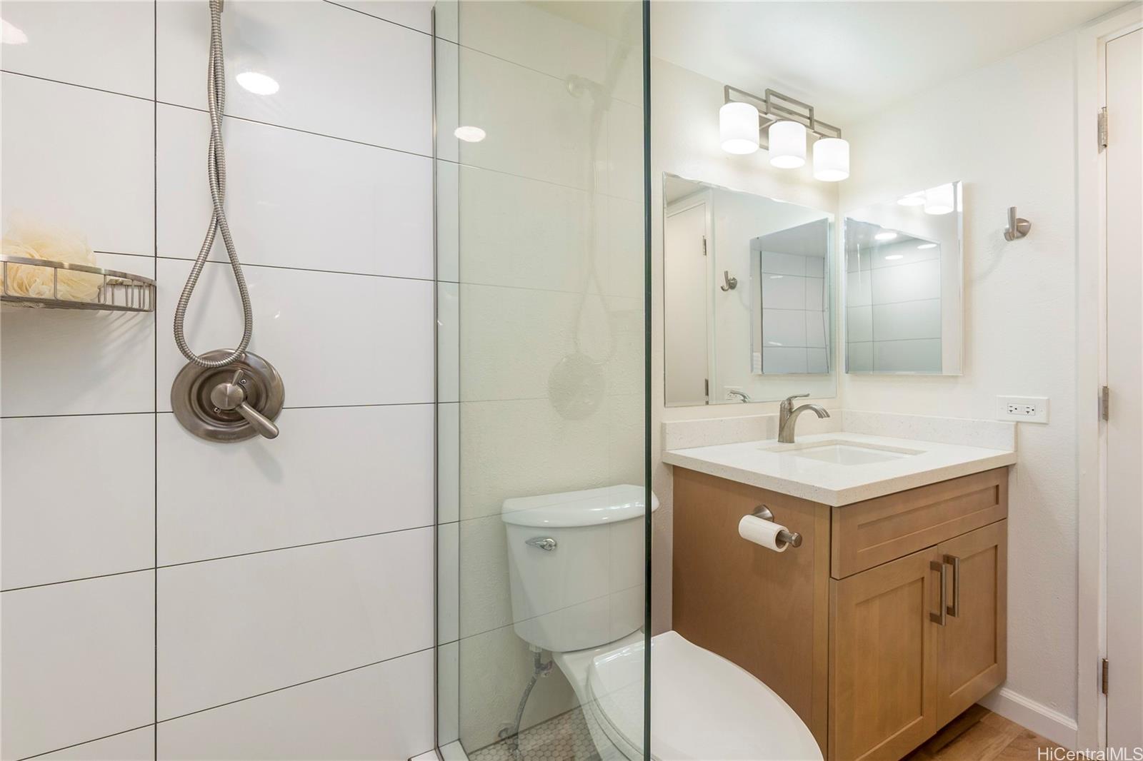 Plaza Landmark condo # 2603, Honolulu, Hawaii - photo 16 of 25