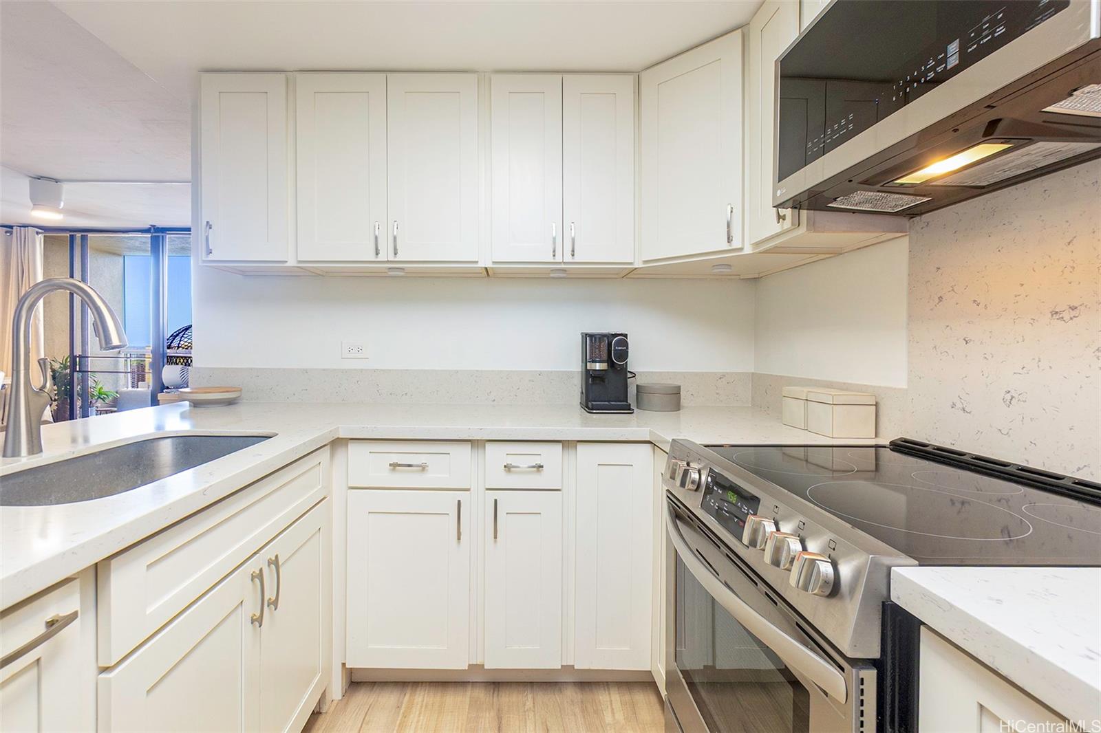 Plaza Landmark condo # 2603, Honolulu, Hawaii - photo 10 of 25