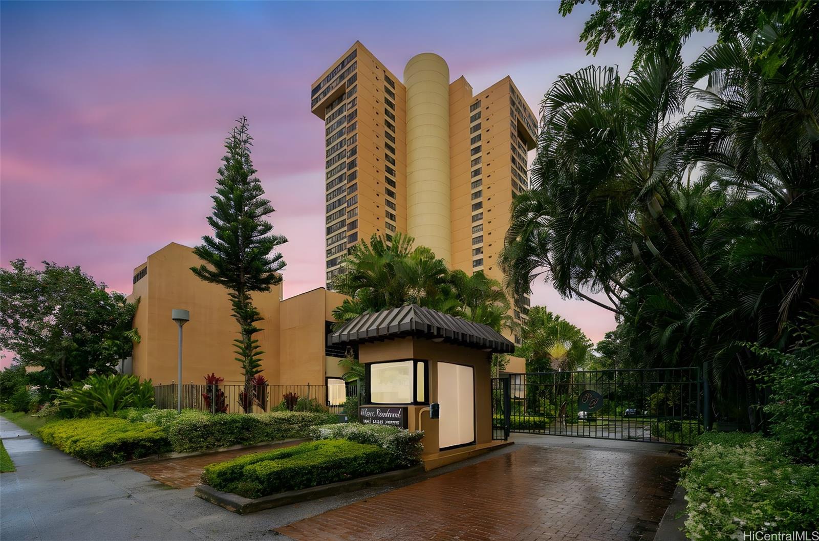 Plaza Landmark condo # 703, Honolulu, Hawaii - photo 17 of 19