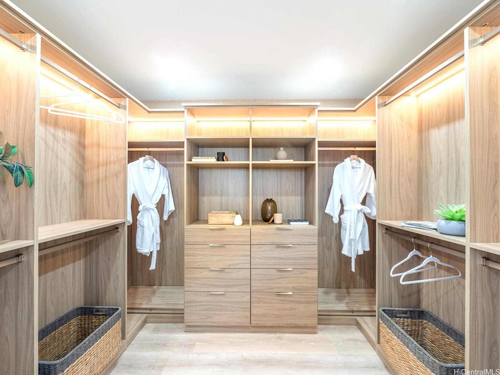 5333  Puahia Place Waialae Iki, Diamond Head home - photo 2 of 25