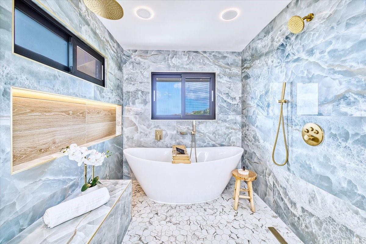 5333  Puahia Place Waialae Iki, Diamond Head home - photo 8 of 25