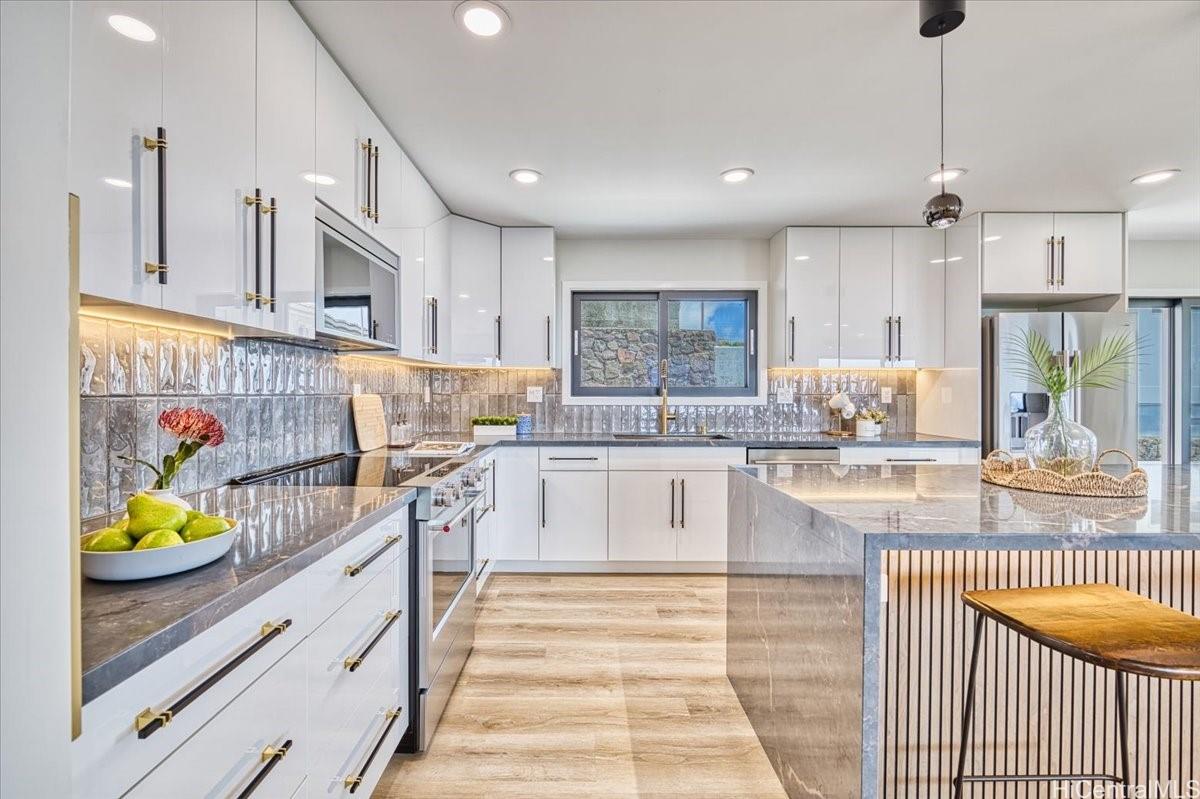 5333  Puahia Place Waialae Iki, Diamond Head home - photo 10 of 25