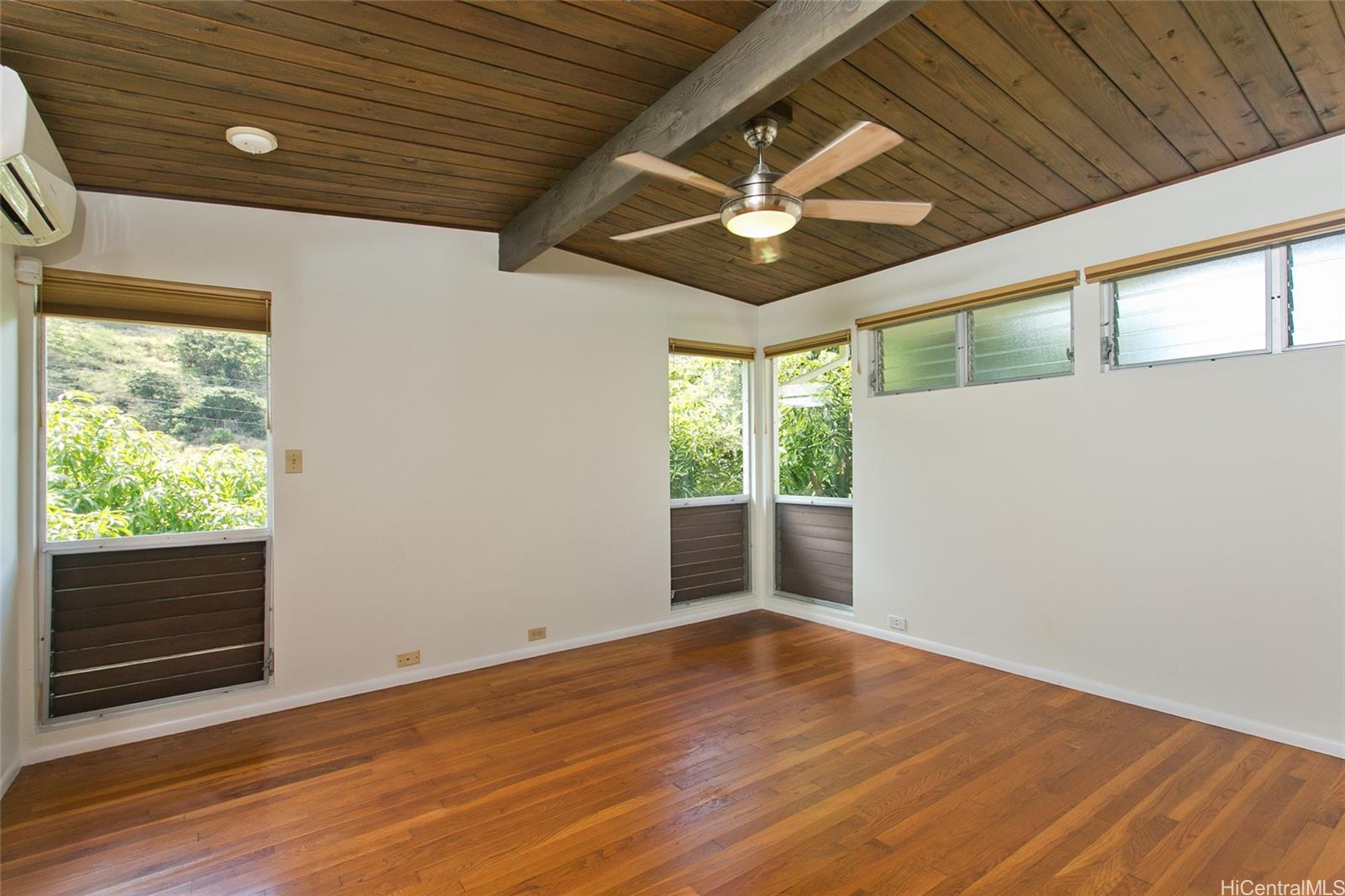 5347  Malu Place Waialae Nui Vly, Diamond Head home - photo 19 of 25