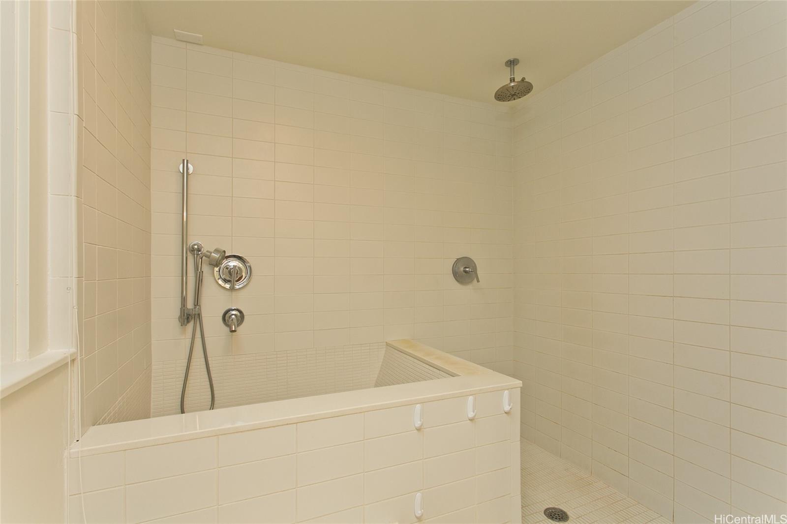 5347  Malu Place Waialae Nui Vly, Diamond Head home - photo 22 of 25