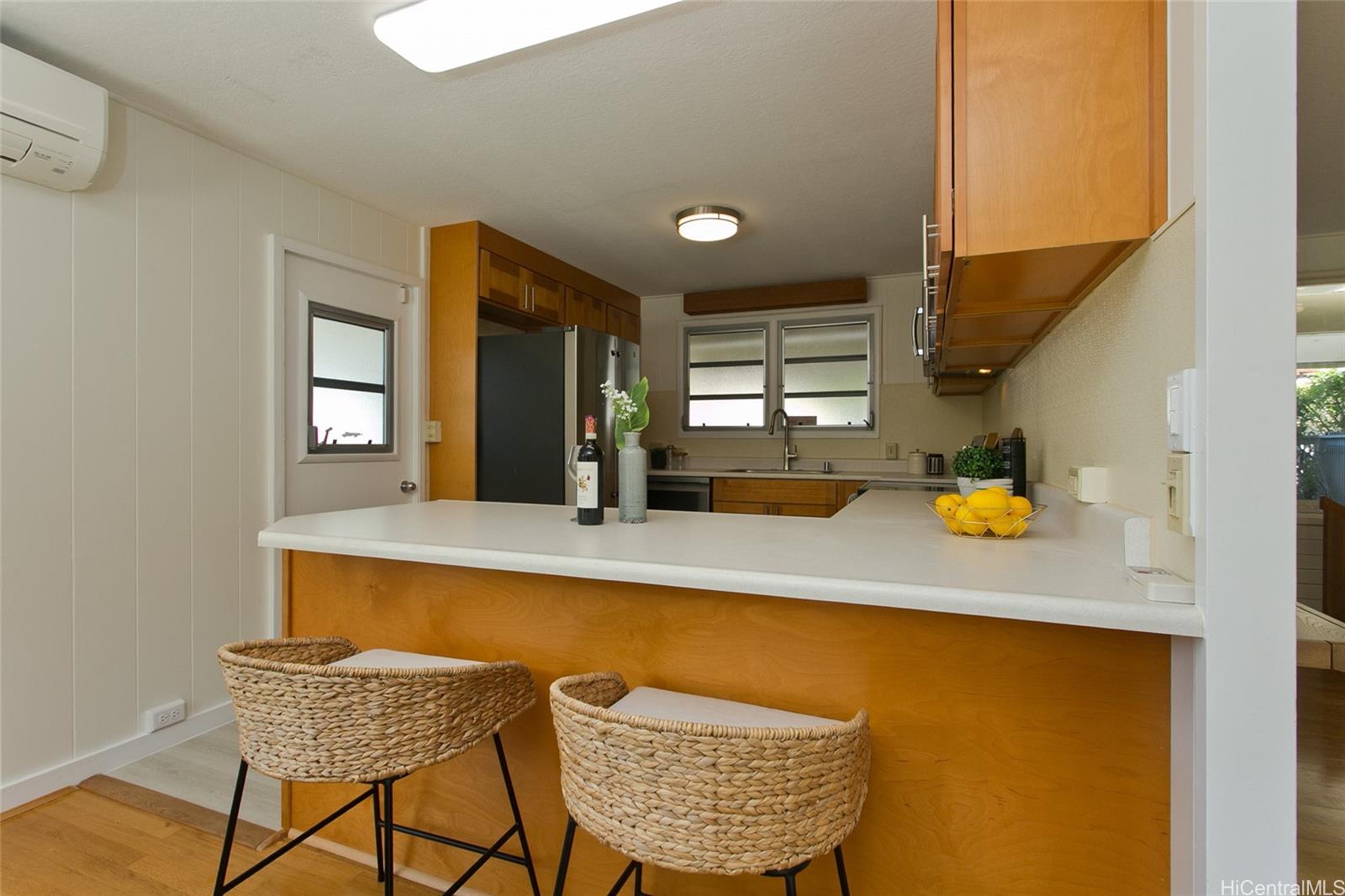 5347  Malu Place Waialae Nui Vly, Diamond Head home - photo 7 of 25