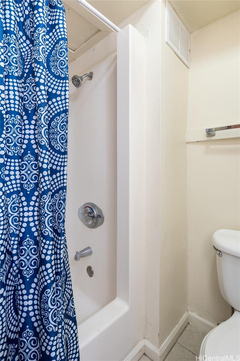 Hanohano Hale condo # 209, Hauula, Hawaii - photo 13 of 19