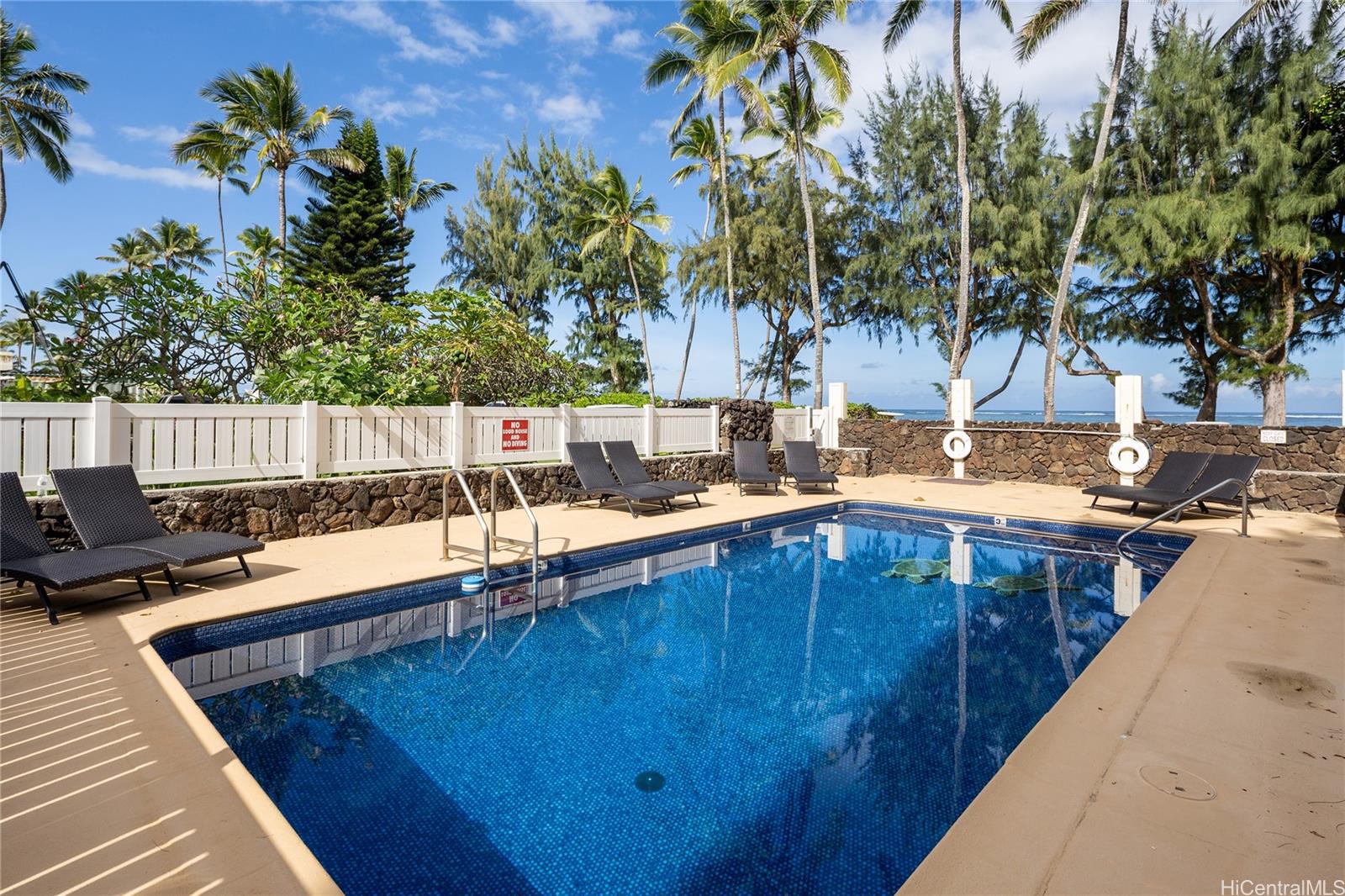 Hanohano Hale condo # 209, Hauula, Hawaii - photo 15 of 19