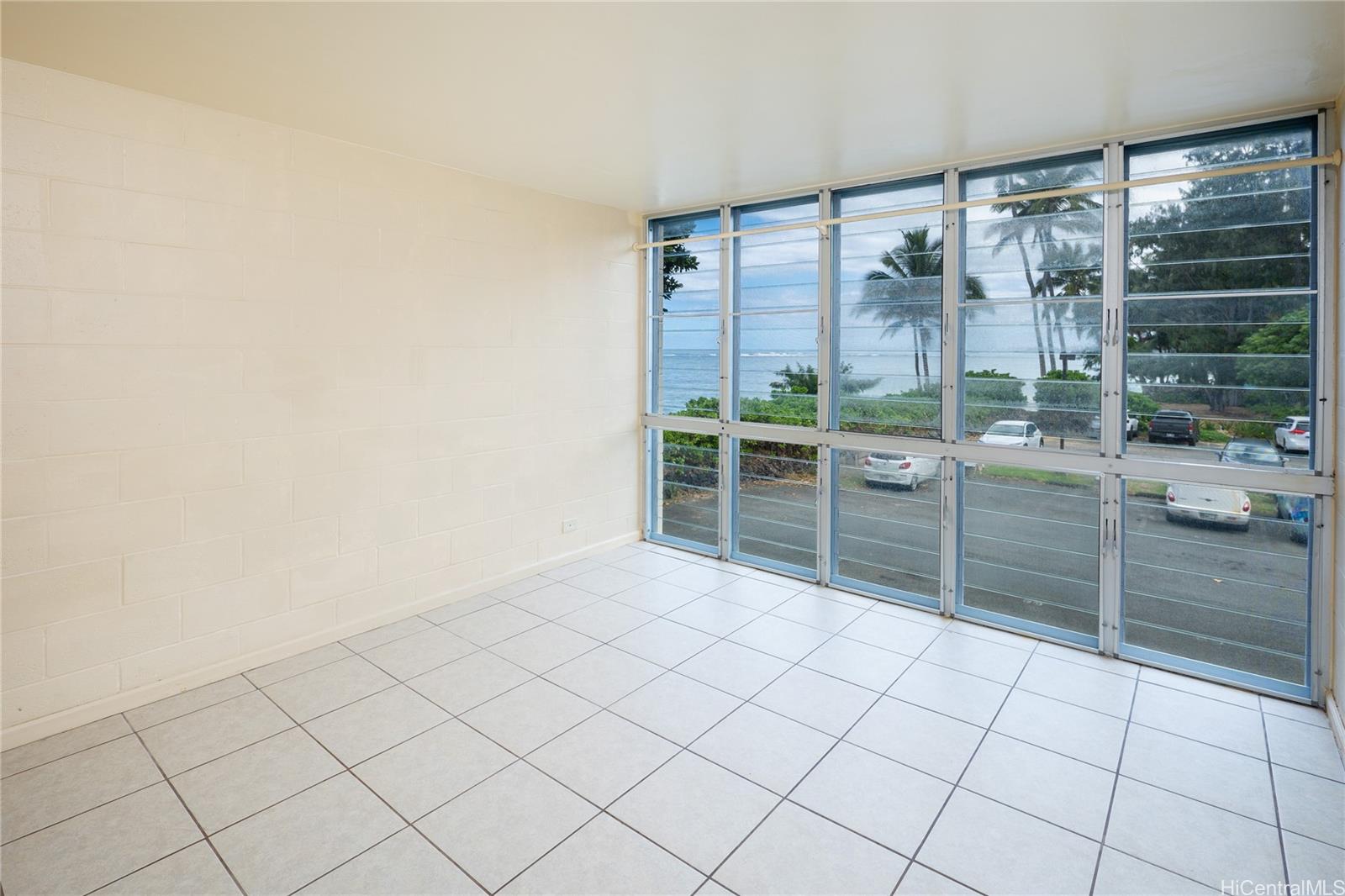 Hanohano Hale condo # 209, Hauula, Hawaii - photo 8 of 19