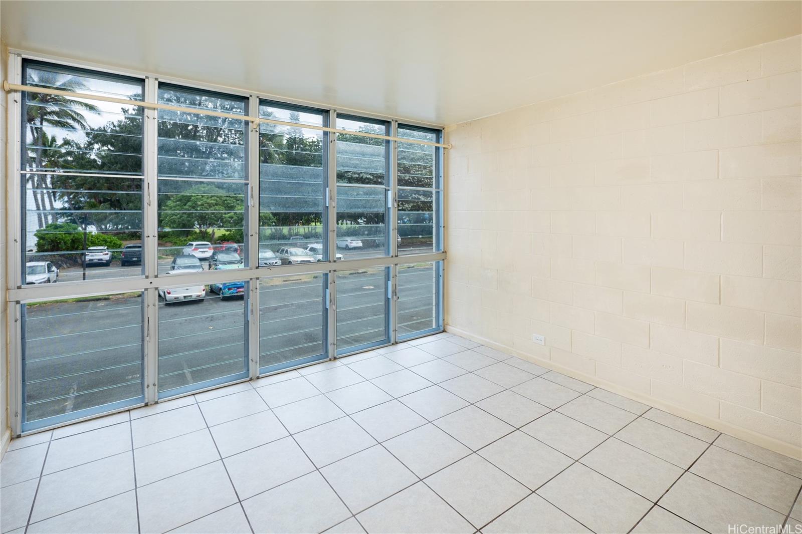 Hanohano Hale condo # 209, Hauula, Hawaii - photo 9 of 19