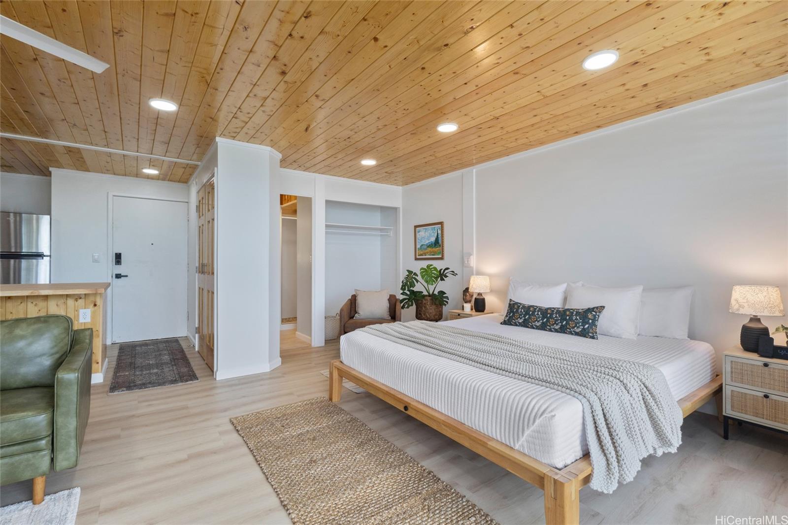 Hanohano Hale condo # 303, Hauula, Hawaii - photo 2 of 12