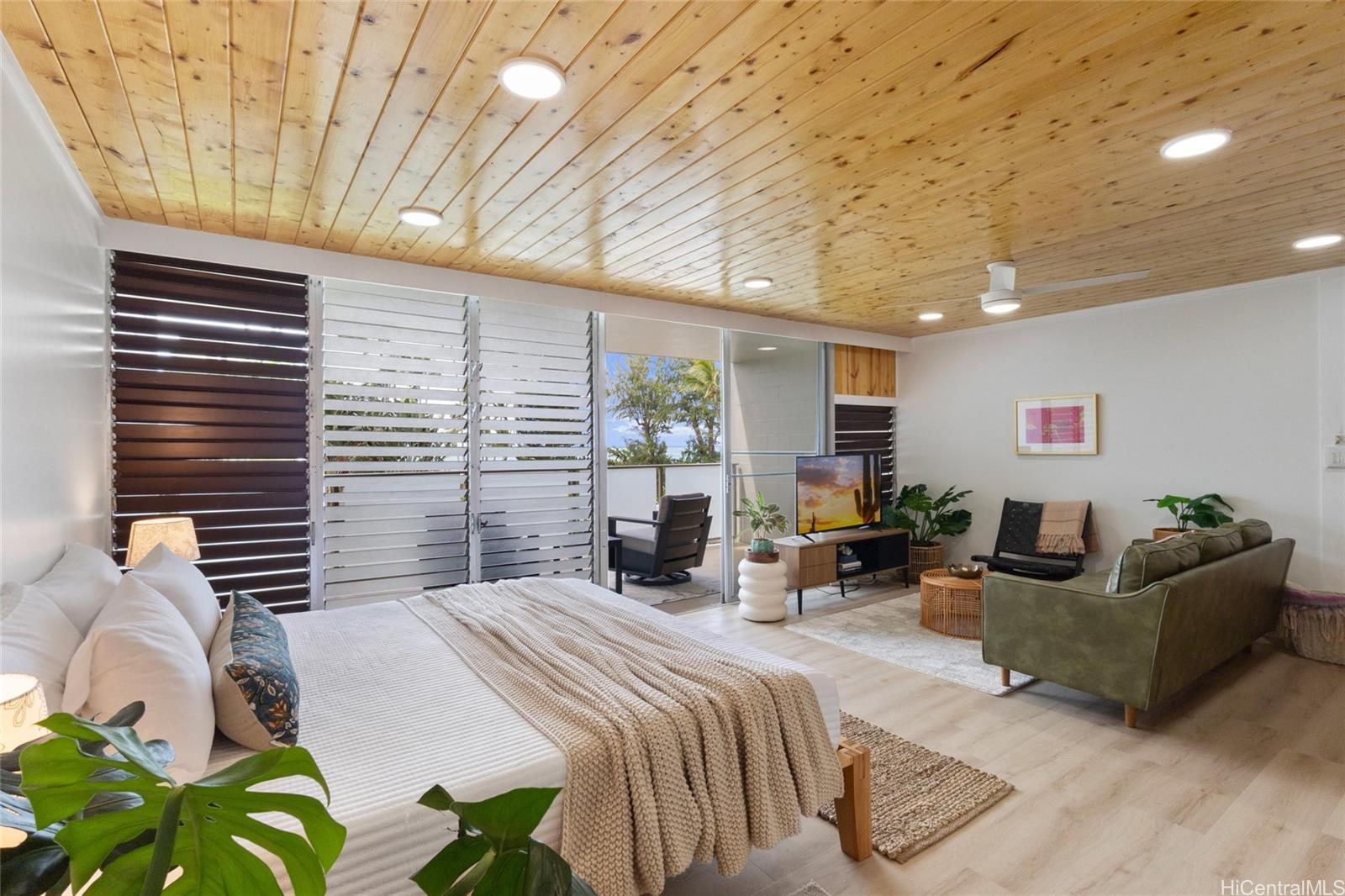 Hanohano Hale condo # 303, Hauula, Hawaii - photo 8 of 12