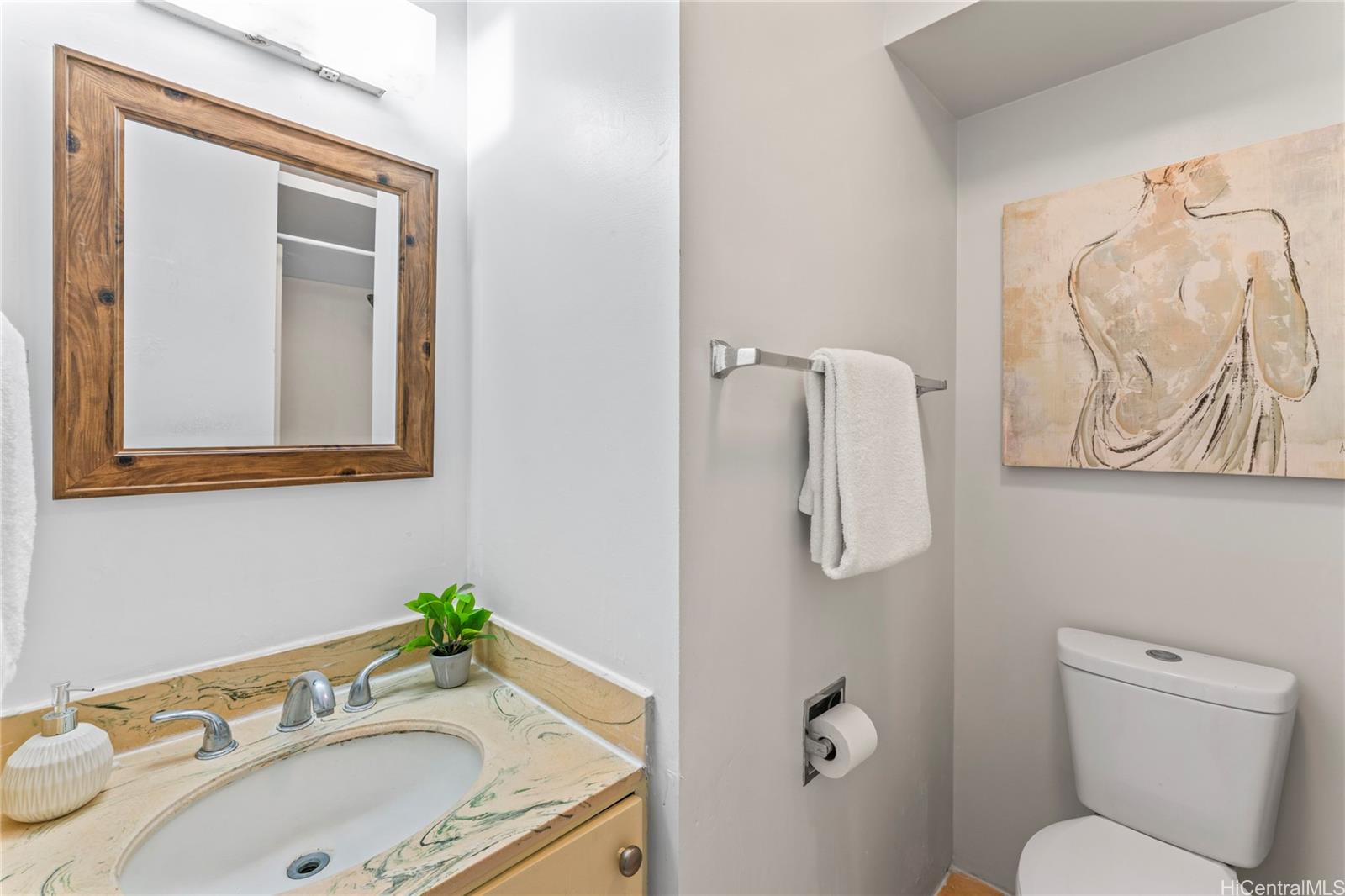 Hanohano Hale condo # 618, Hauula, Hawaii - photo 11 of 19