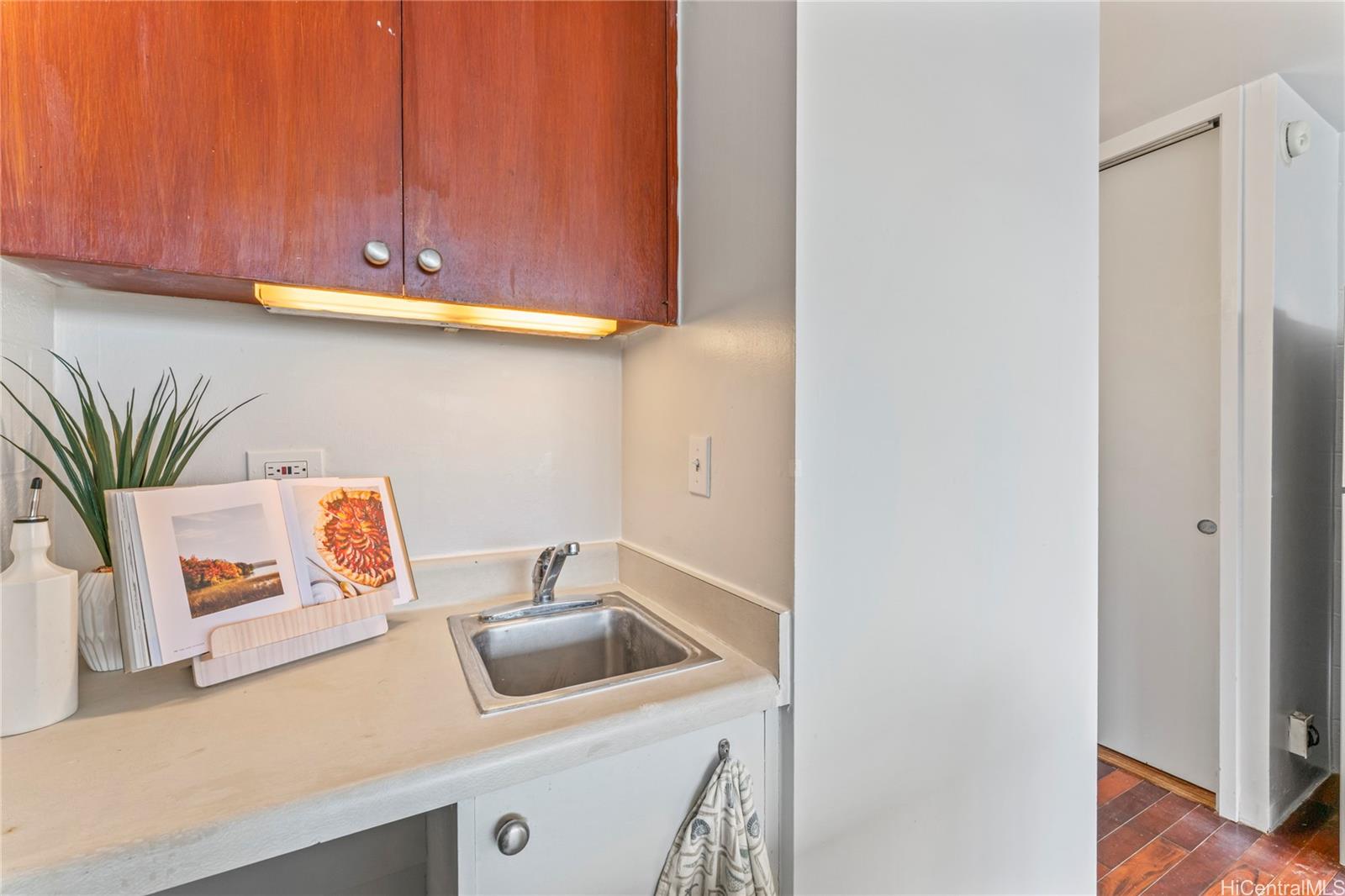 Hanohano Hale condo # 618, Hauula, Hawaii - photo 10 of 19