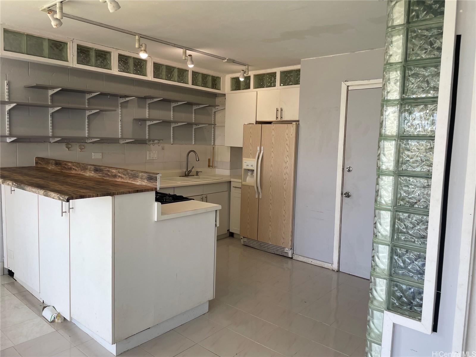 Hanohano Hale condo # 707, Hauula, Hawaii - photo 12 of 21