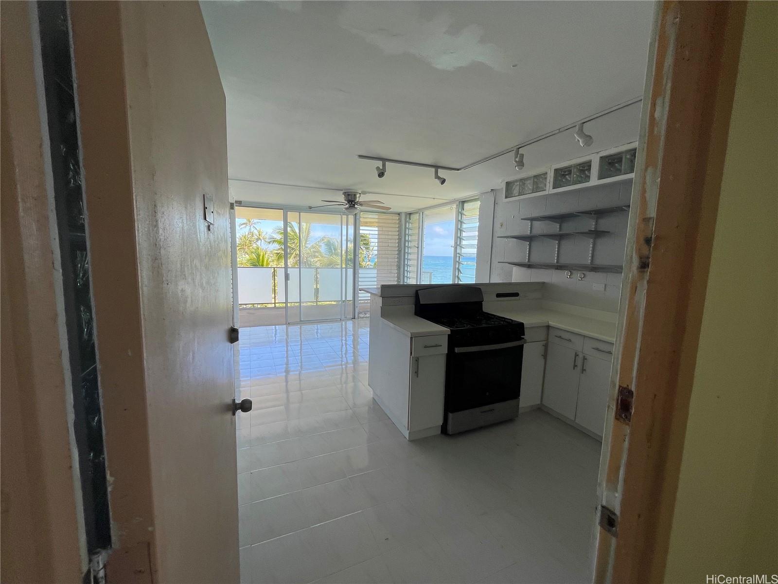 Hanohano Hale condo # 707, Hauula, Hawaii - photo 15 of 21