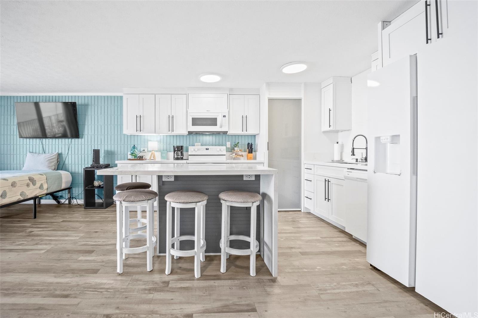 Pats At Punaluu condo # 409, Hauula, Hawaii - photo 5 of 19