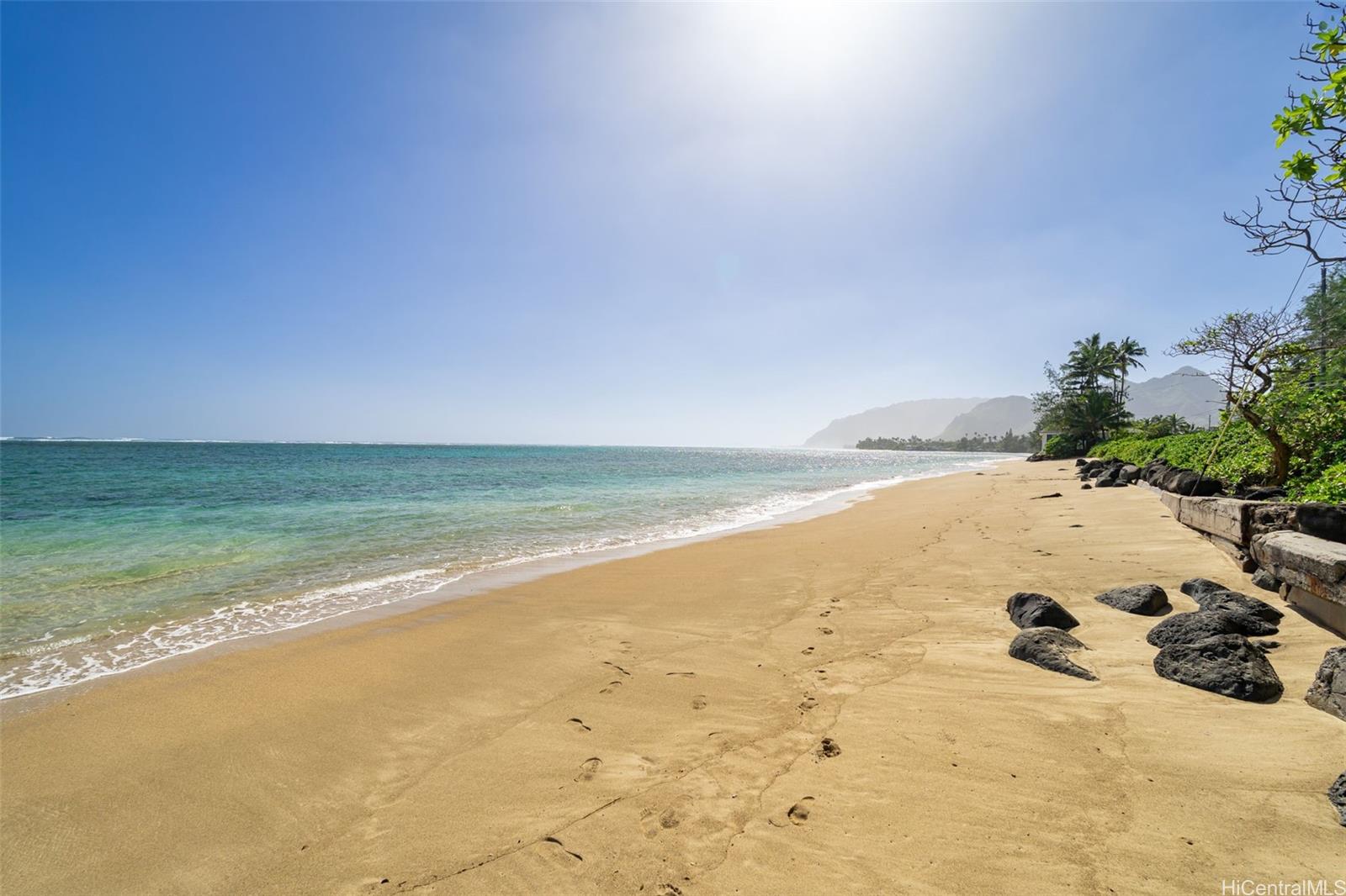 53-823  Kamehameha Hwy Punaluu, Kaneohe home - photo 2 of 25