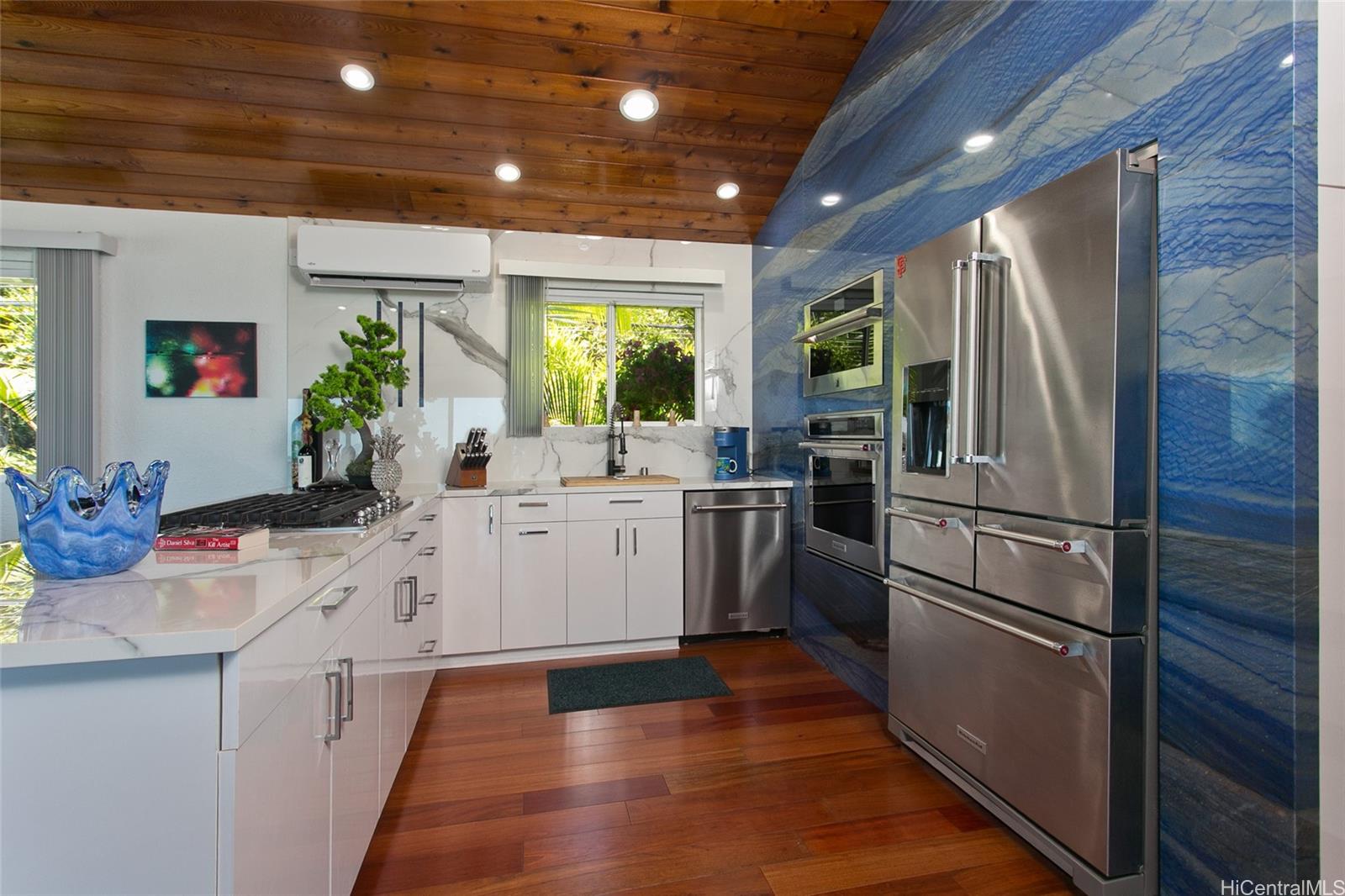 53-823  Kamehameha Hwy Punaluu, Kaneohe home - photo 8 of 25