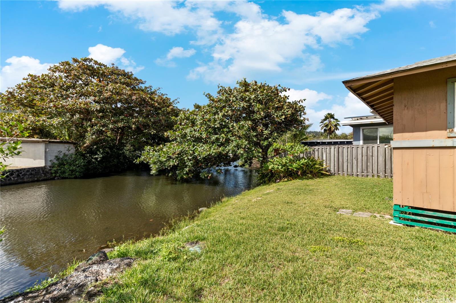 53-886  Kamehameha Hwy Hauula, Kaneohe home - photo 12 of 25