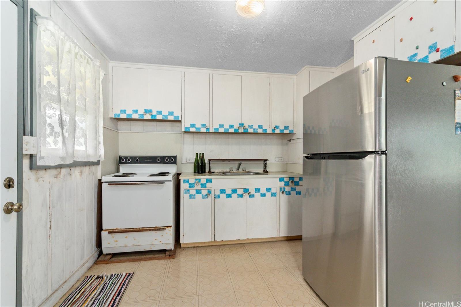 53-886  Kamehameha Hwy Hauula, Kaneohe home - photo 4 of 25