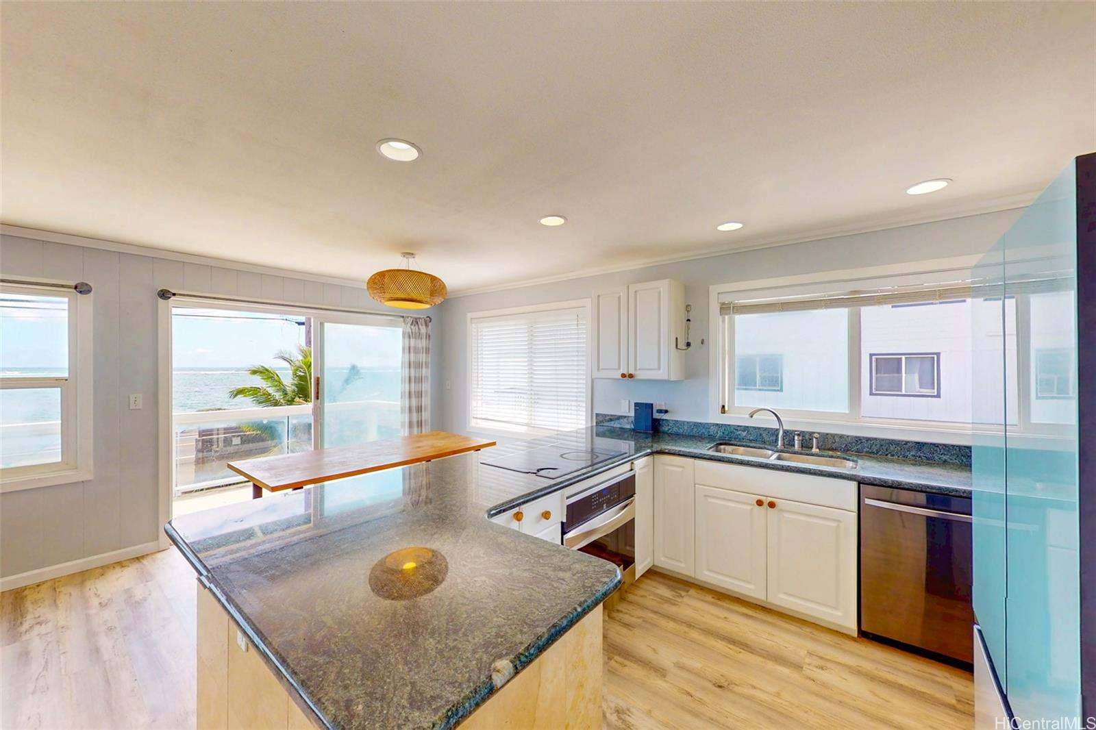 53-898  Kamehameha Hwy Hauula, Kaneohe home - photo 5 of 25