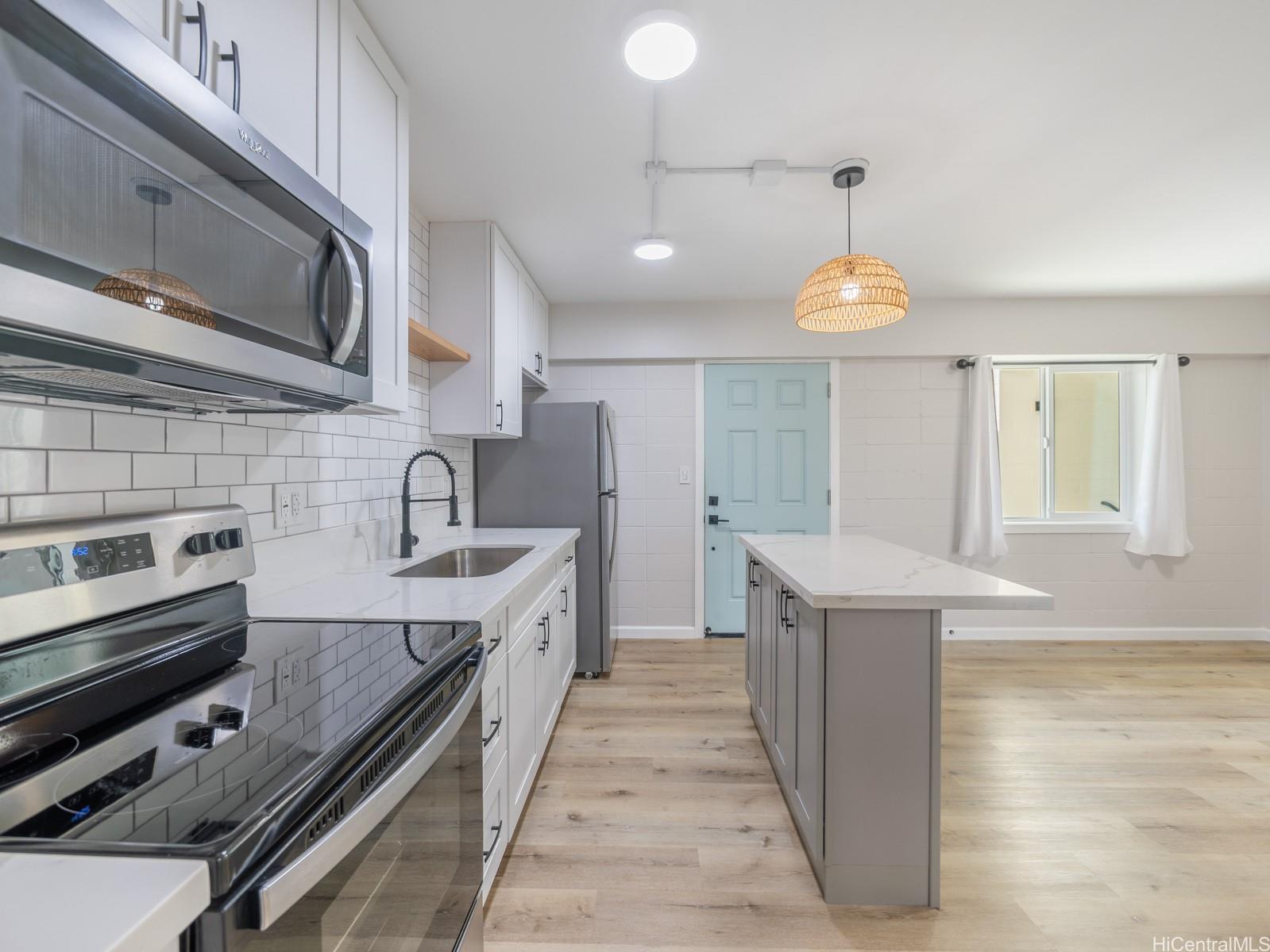 54 Maluniu Ave Kailua - Multi-family - photo 11 of 22