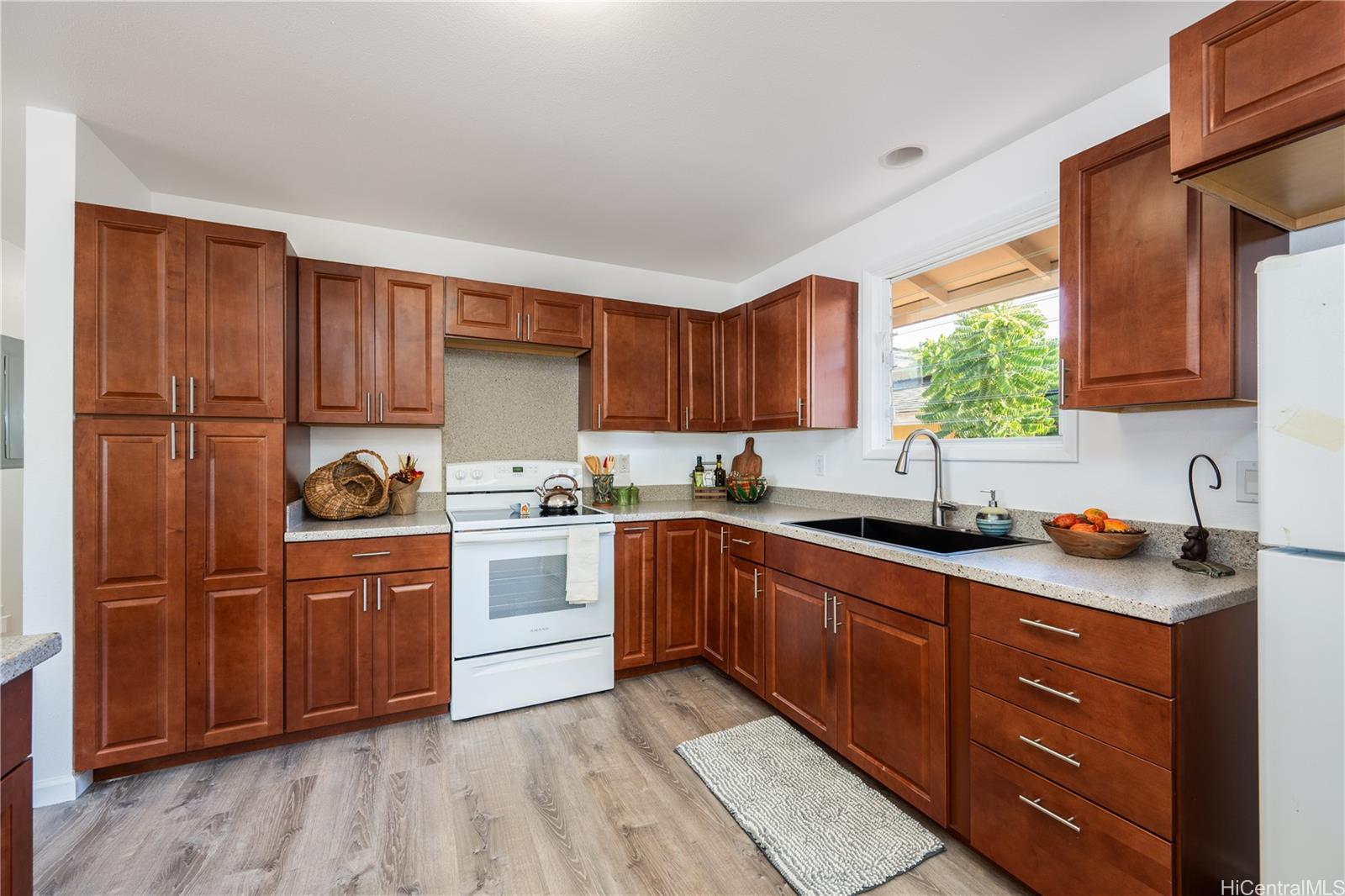 54  Muliwai Ave Wahiawa Area, Central home - photo 5 of 25