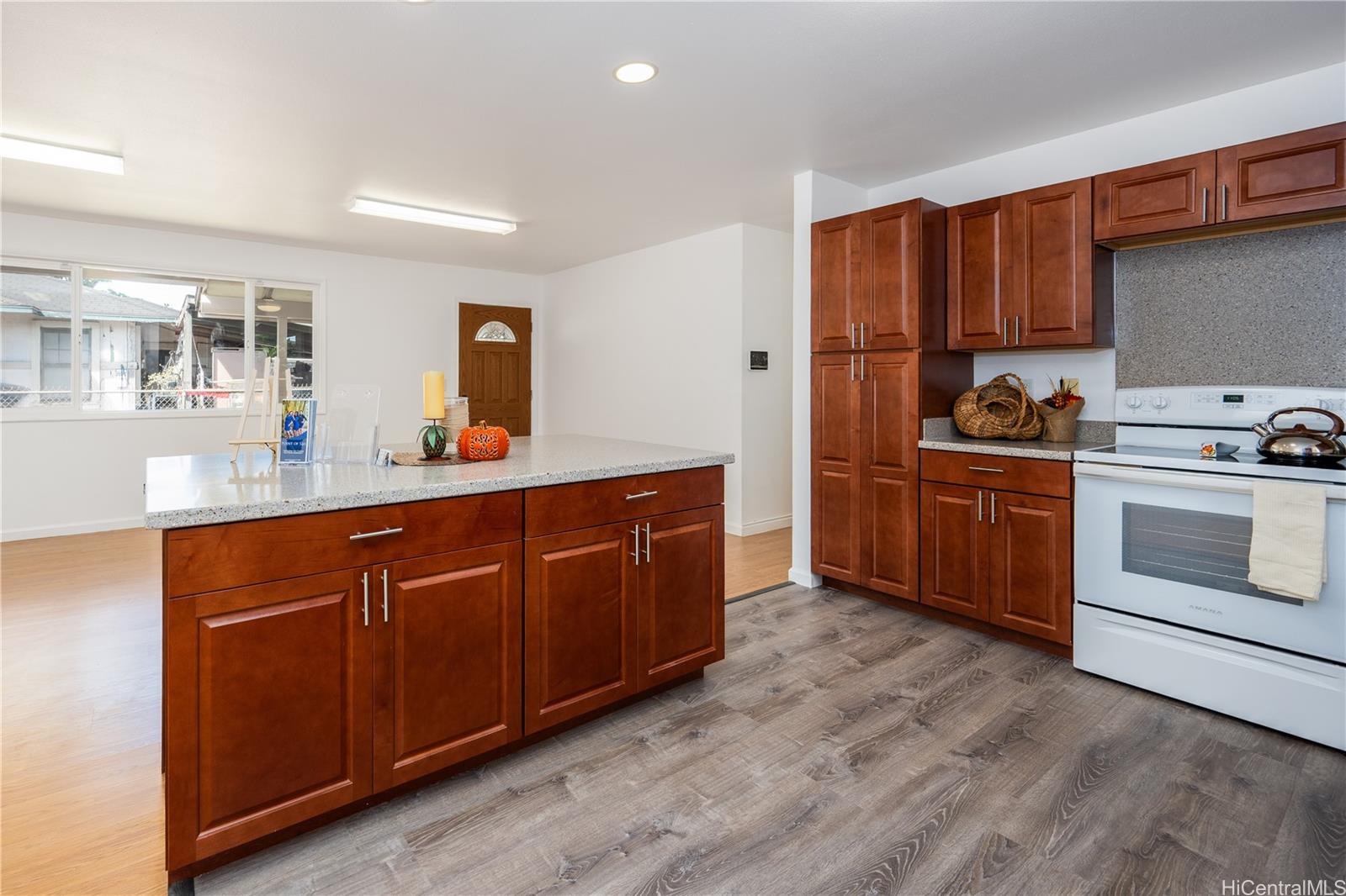 54  Muliwai Ave Wahiawa Area, Central home - photo 8 of 25