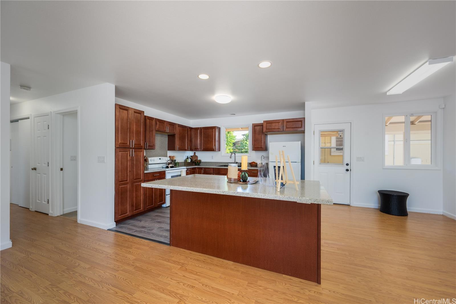 54  Muliwai Ave Wahiawa Area, Central home - photo 9 of 25