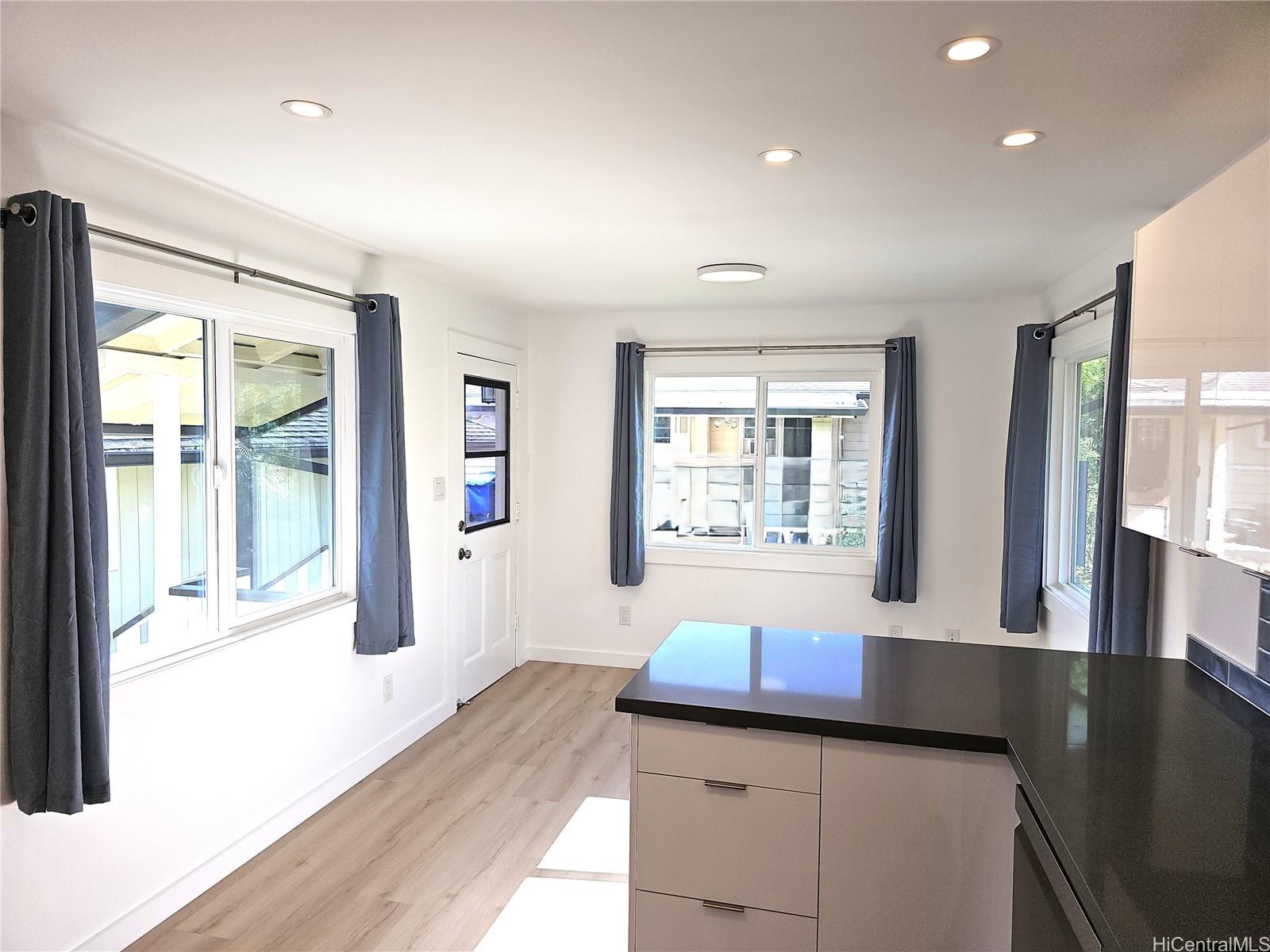 540 Ekekela Place Honolulu - Rental - photo 5 of 20