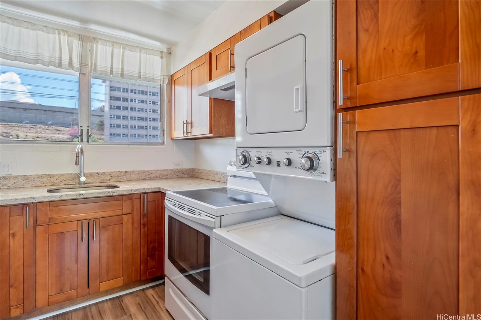 Greenway condo # 203, Honolulu, Hawaii - photo 5 of 25