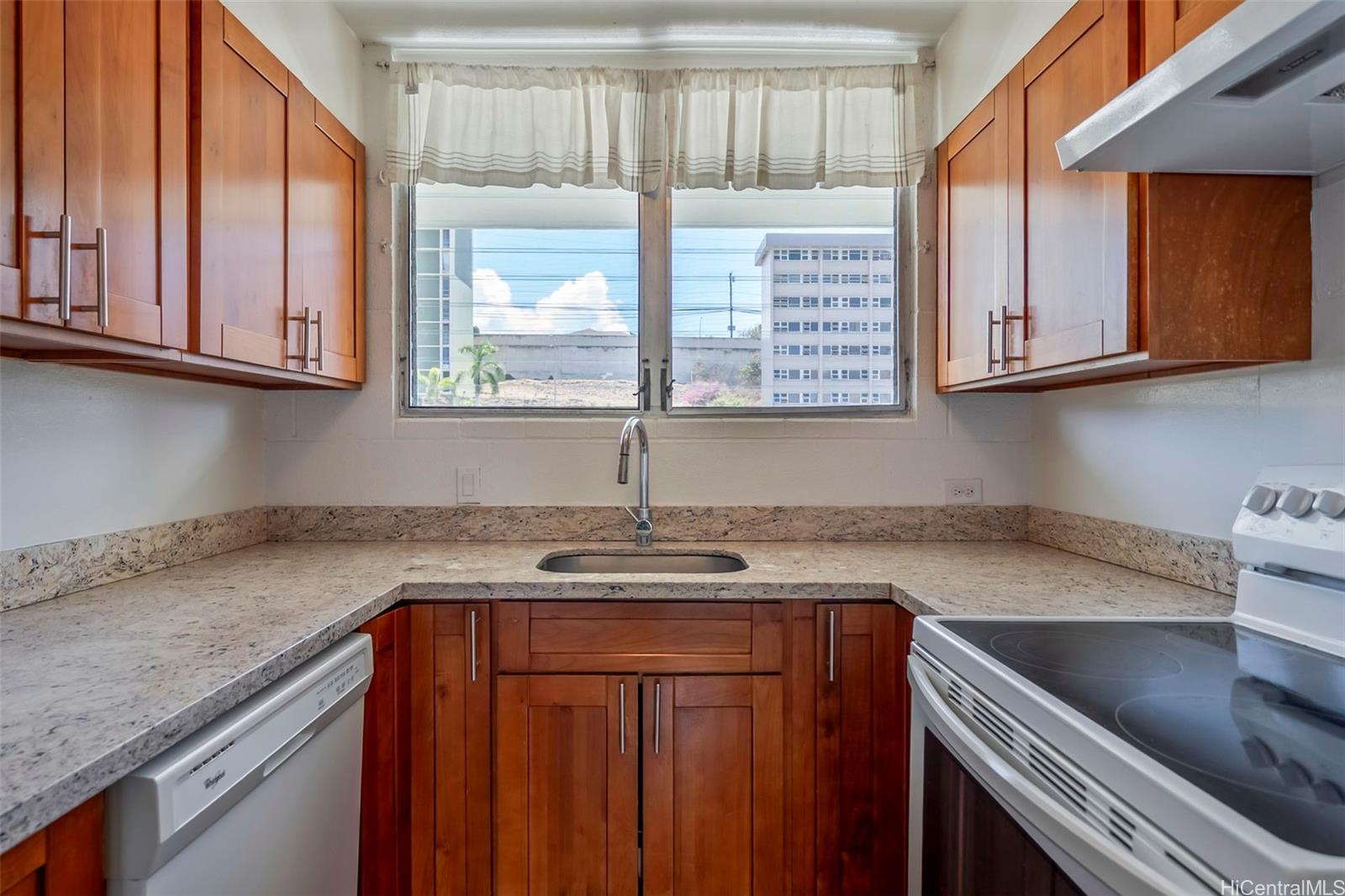 Greenway condo # 203, Honolulu, Hawaii - photo 6 of 25