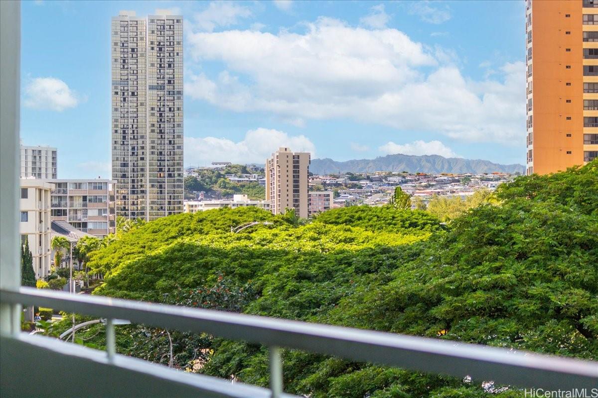 Greenway condo # 301, Honolulu, Hawaii - photo 3 of 16