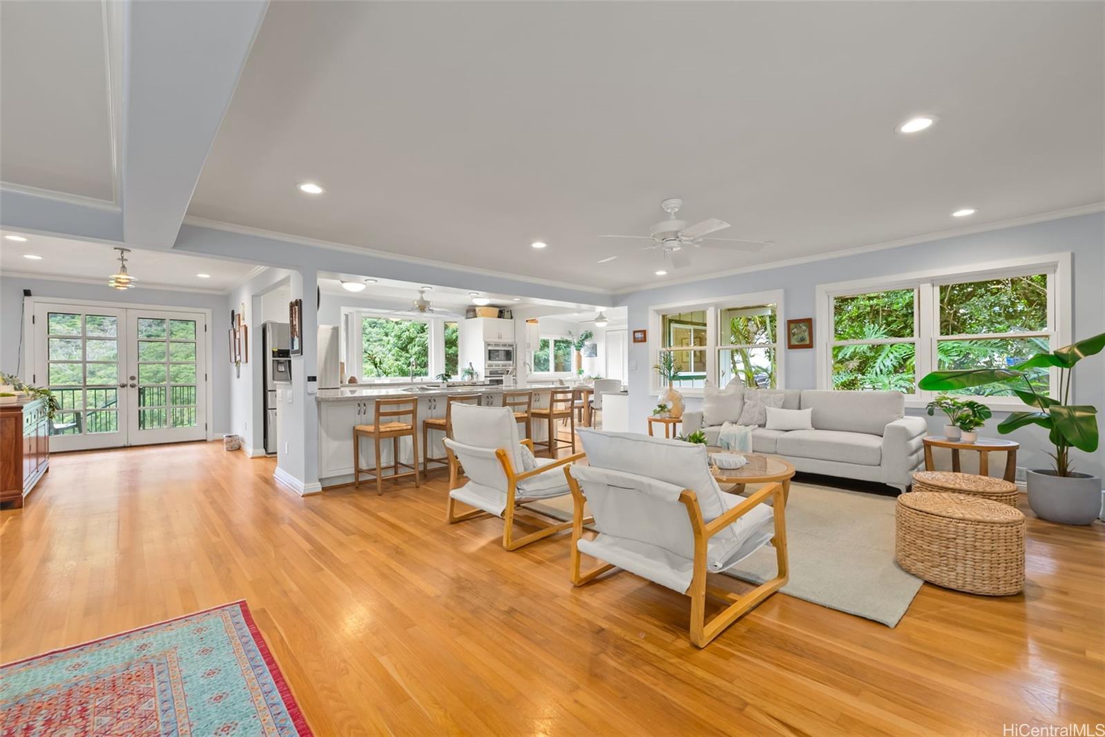 5417  Kilauea Place Waialae Nui Vly, Diamond Head home - photo 2 of 25