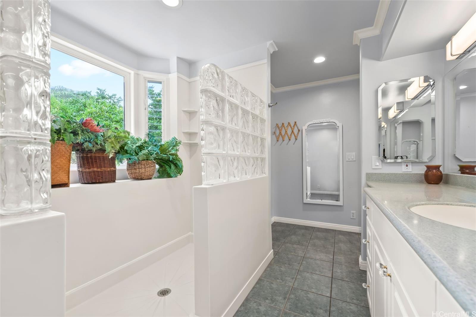 5417  Kilauea Place Waialae Nui Vly, Diamond Head home - photo 16 of 25