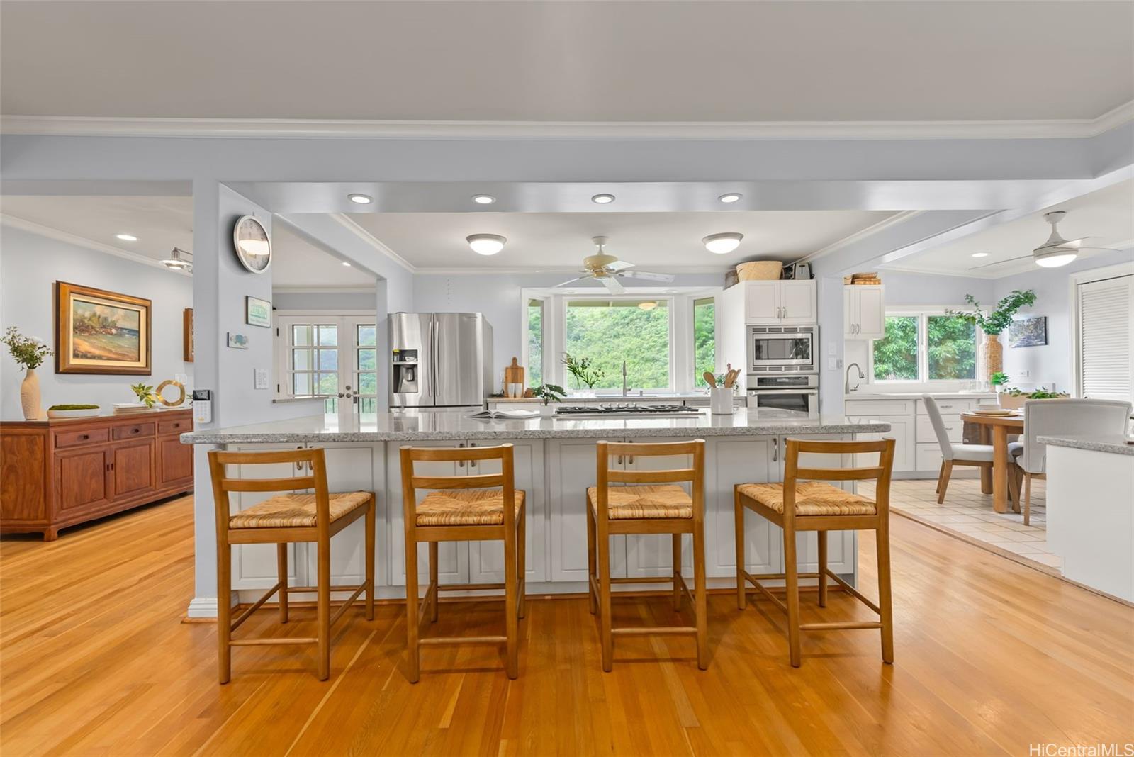 5417  Kilauea Place Waialae Nui Vly, Diamond Head home - photo 6 of 25