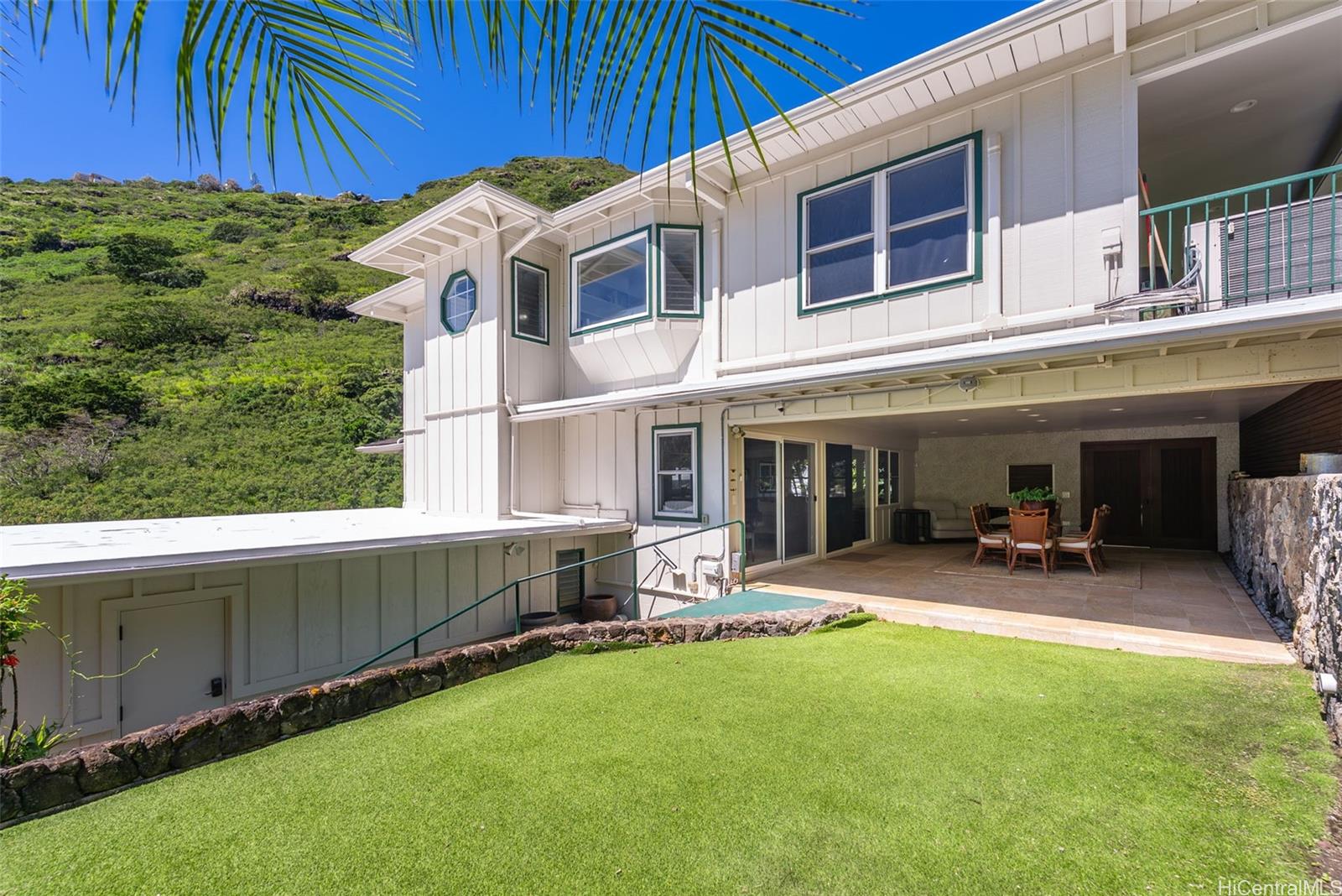 5417  Kilauea Place Waialae Nui Vly, Diamond Head home - photo 8 of 25