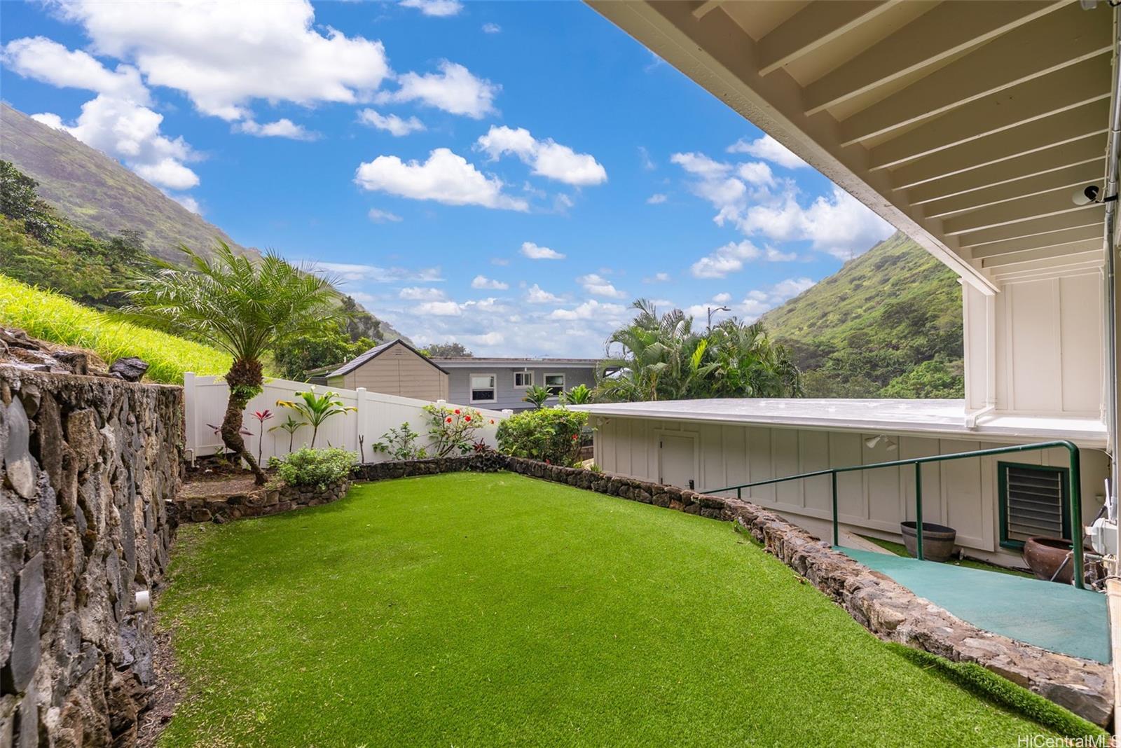 5417  Kilauea Place Waialae Nui Vly, Diamond Head home - photo 9 of 25