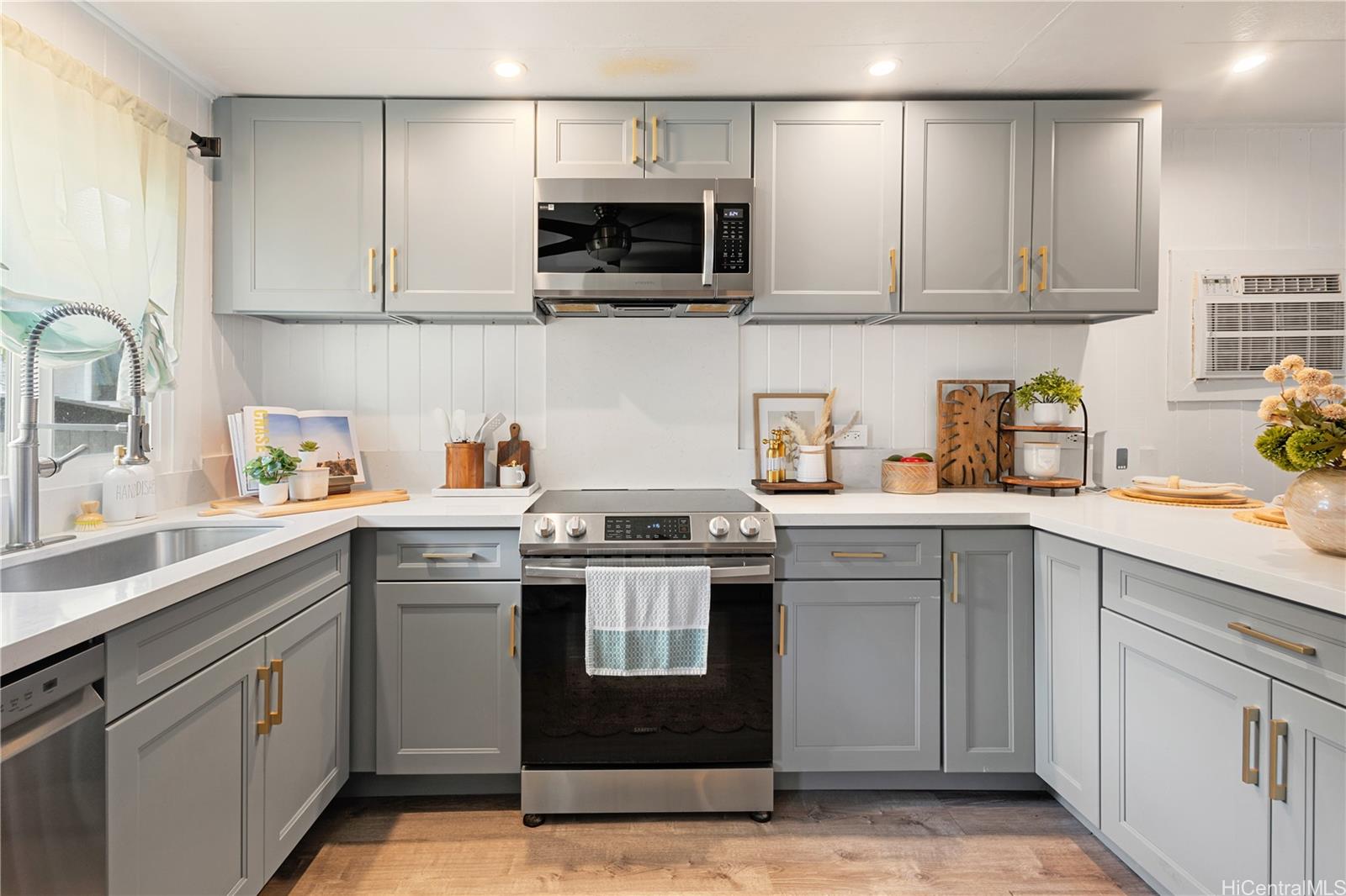 54-240  Honomu Street Hauula, Kaneohe home - photo 4 of 25