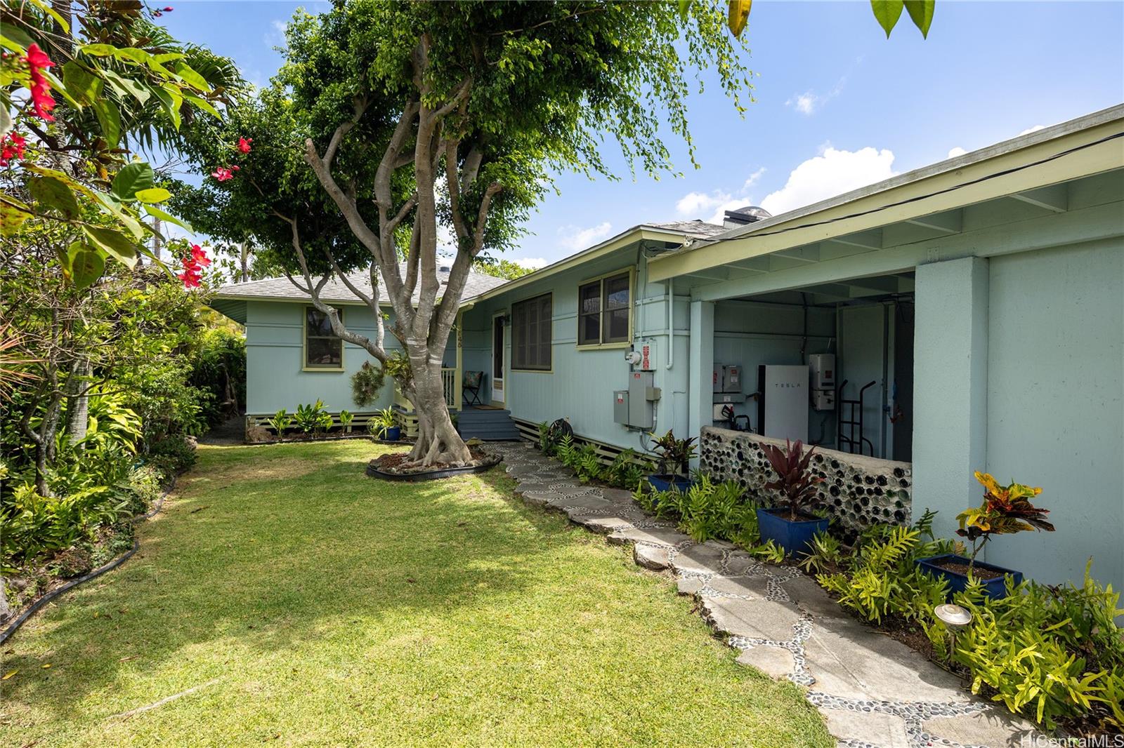 545  Halela Street Coconut Grove, Kailua home - photo 1 of 25