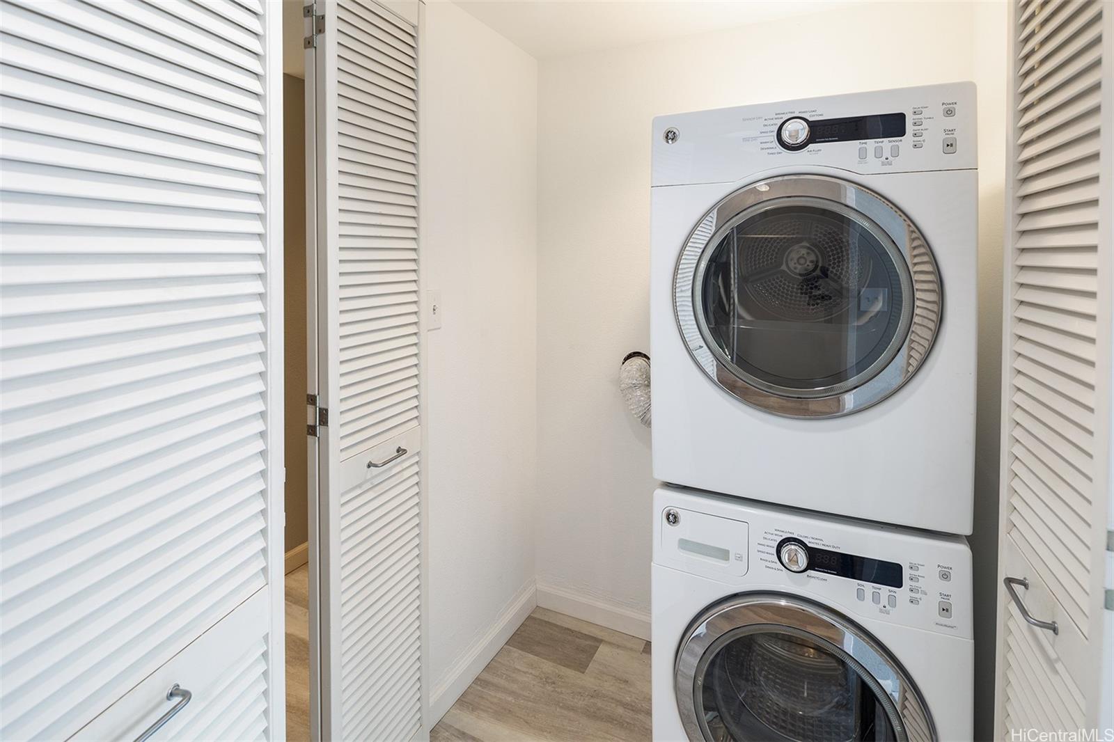 545 Queen St Honolulu - Rental - photo 11 of 12